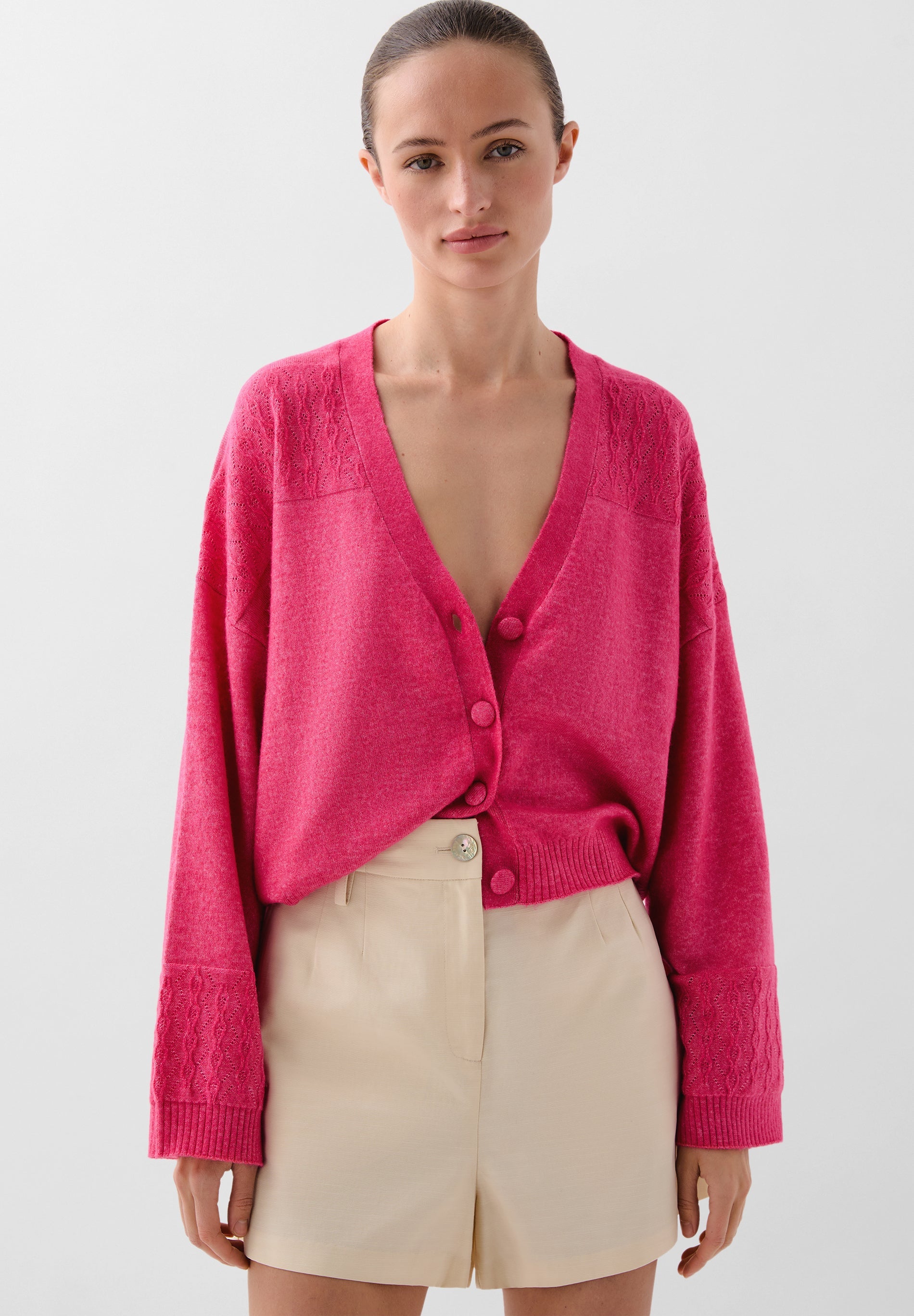 V-NECK CARDIGAN