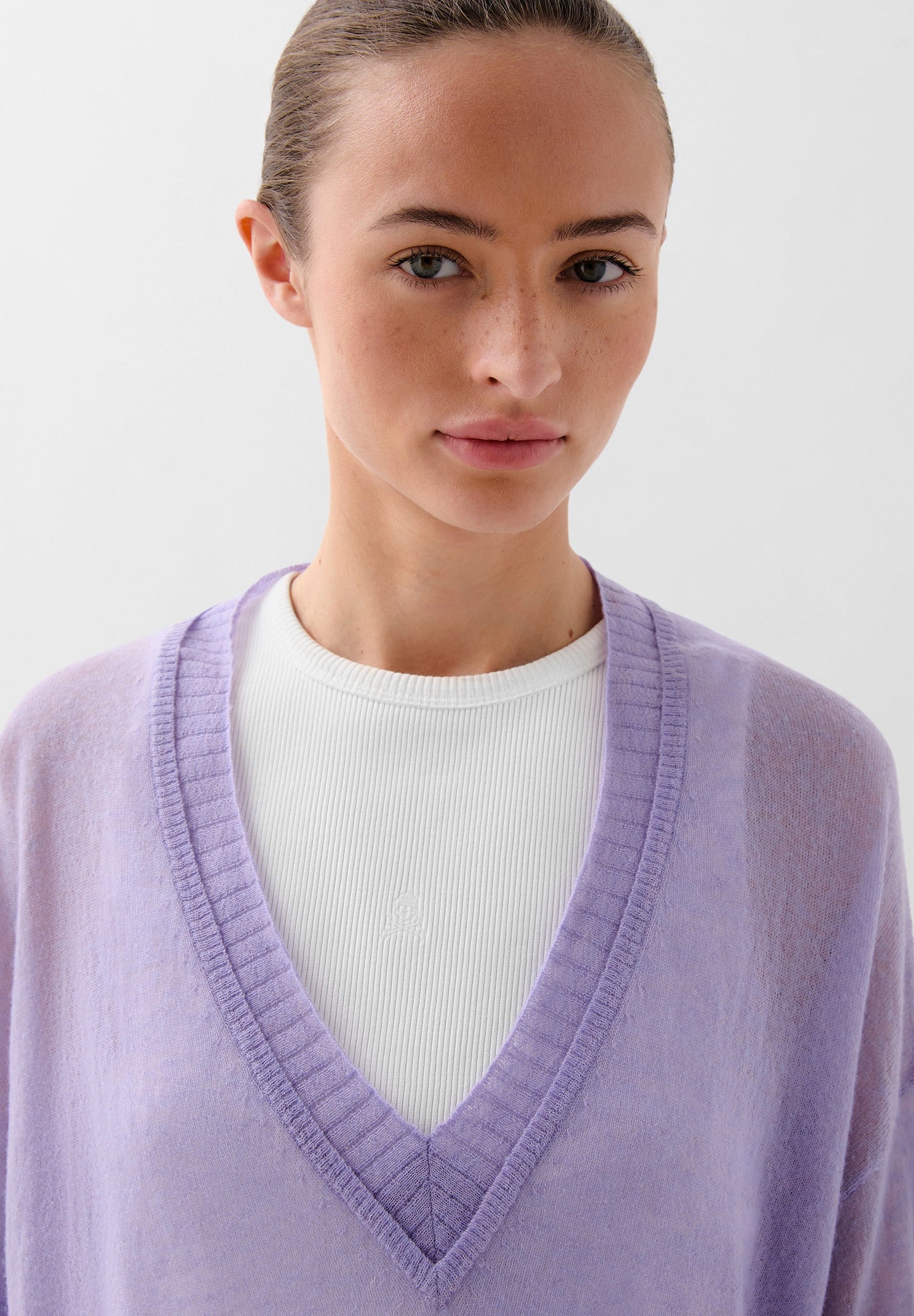 SWEATER WITH NECKLINE DETAIL