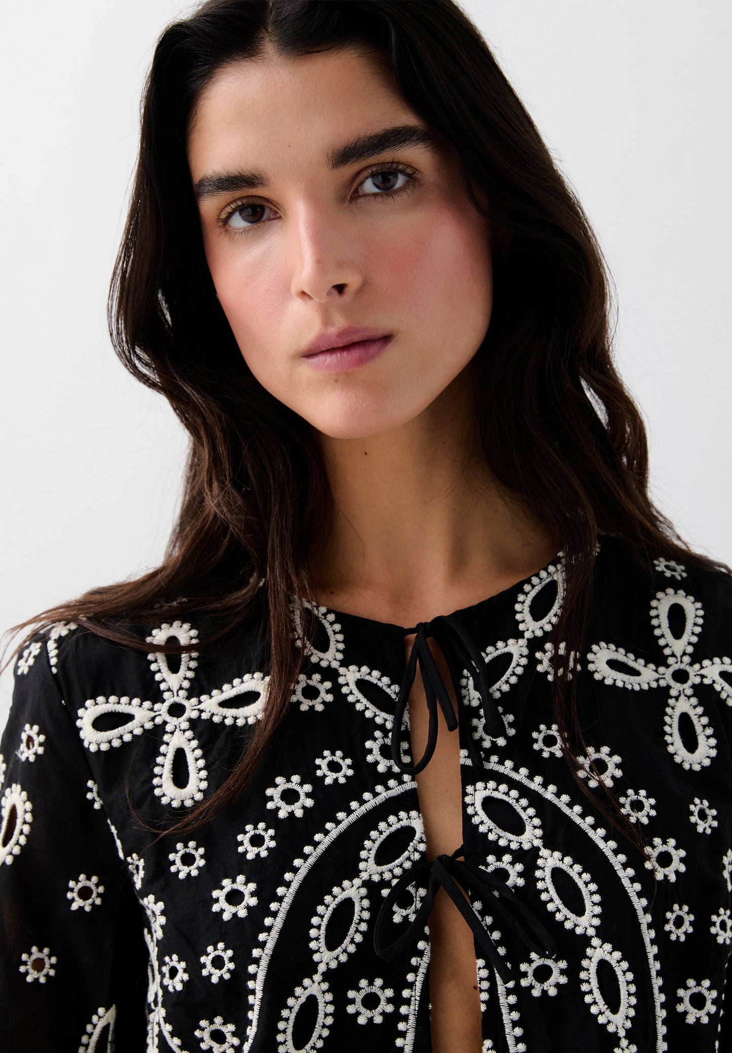 CONTRAST EMBROIDERED SHIRT