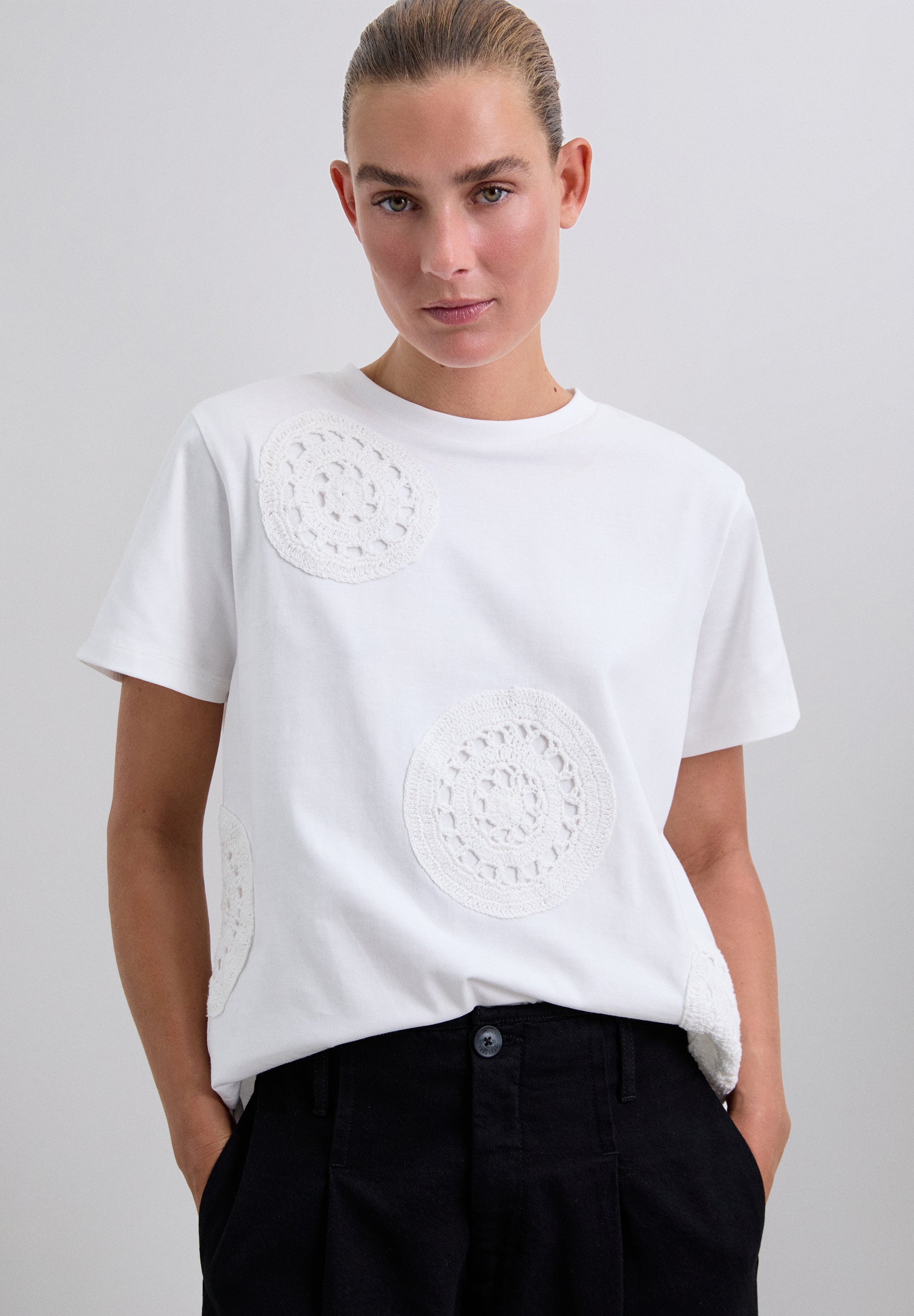 T-SHIRT WITH CROCHET DETAILS