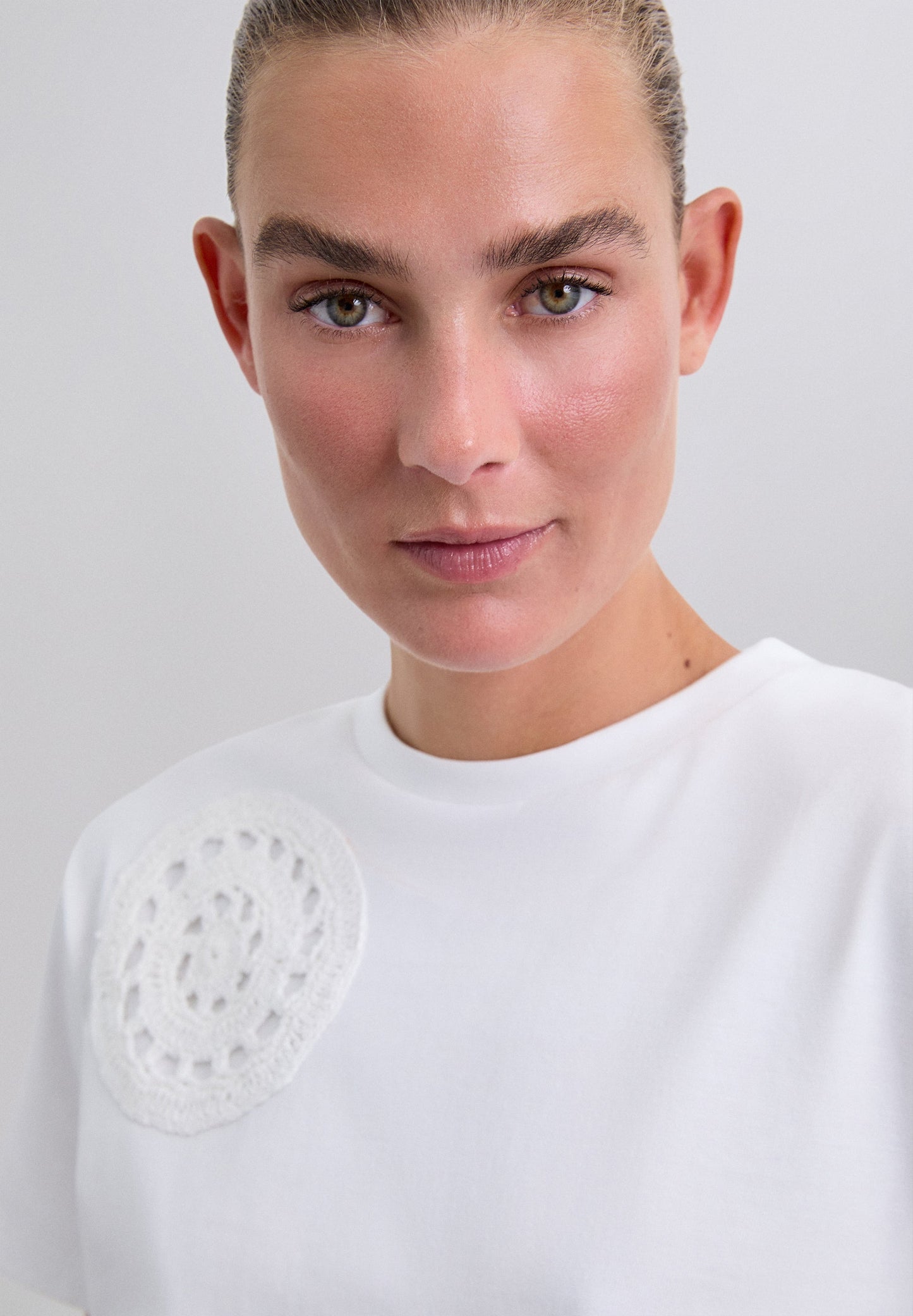 T-SHIRT WITH CROCHET DETAILS