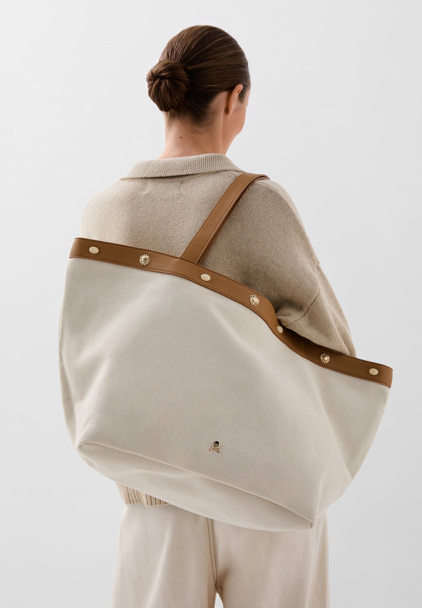 CANVAS TOTE BAG WITH STUDS