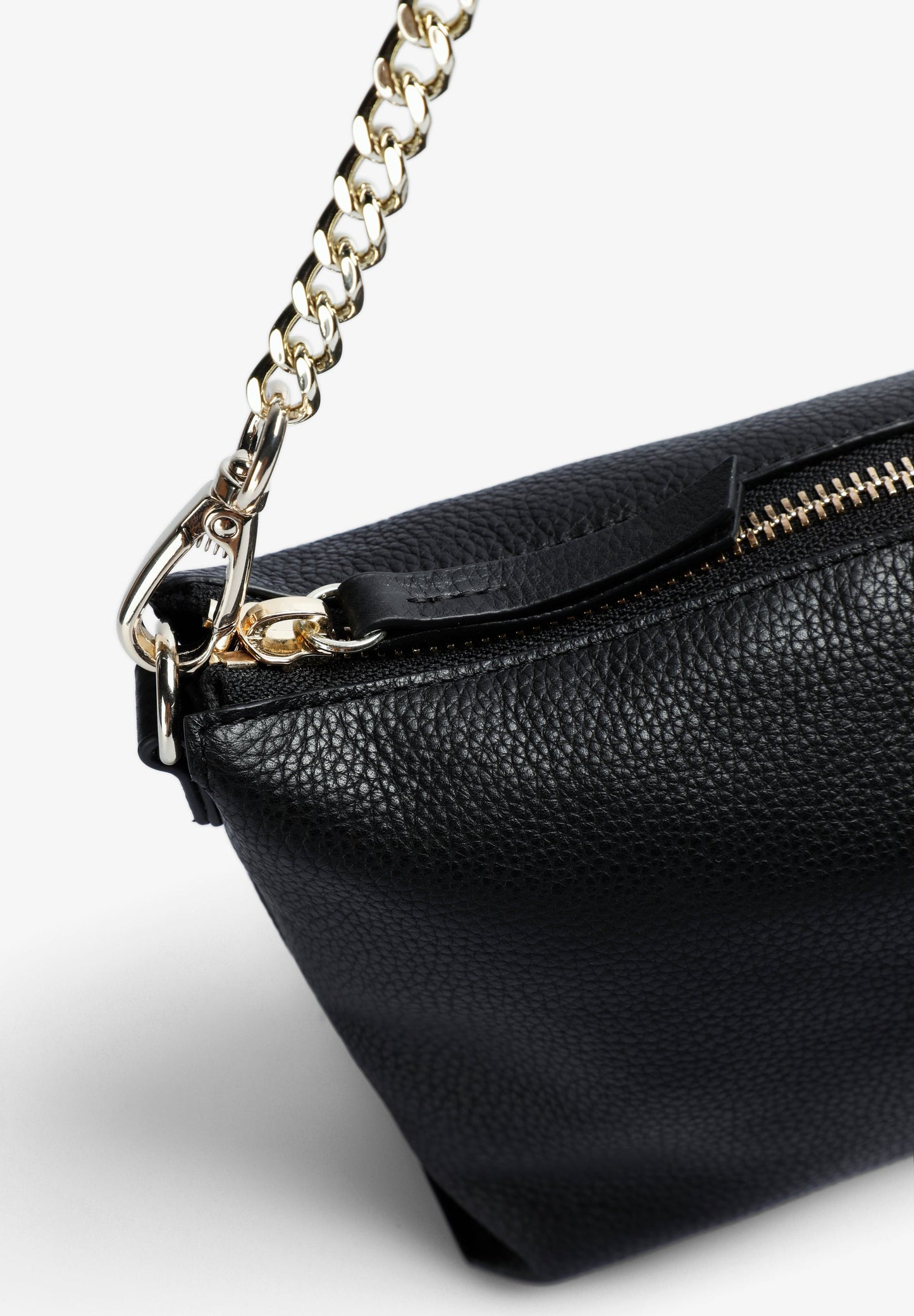 LEATHER BAG WITH CHAIN DETAIL