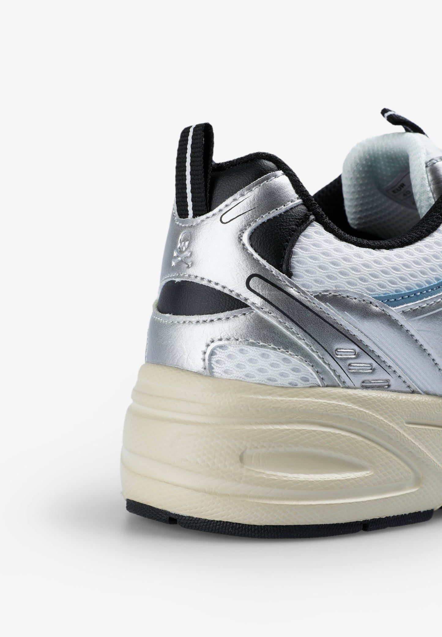 SILVER RUNNER SNEAKERS