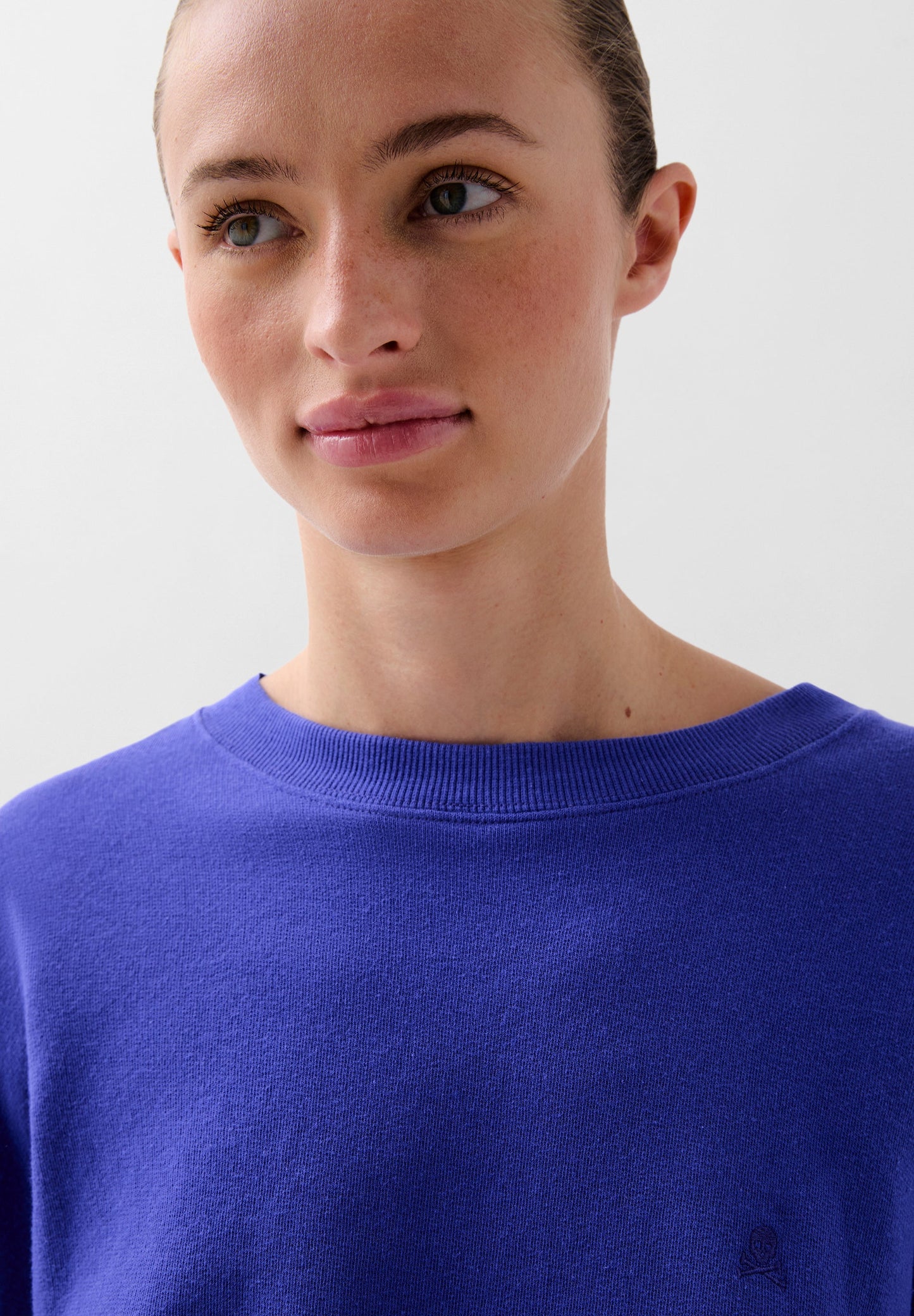 SWEATSHIRT WITH MATCHING Long sleeves with gathering detail.EMBROIDERED SKULL