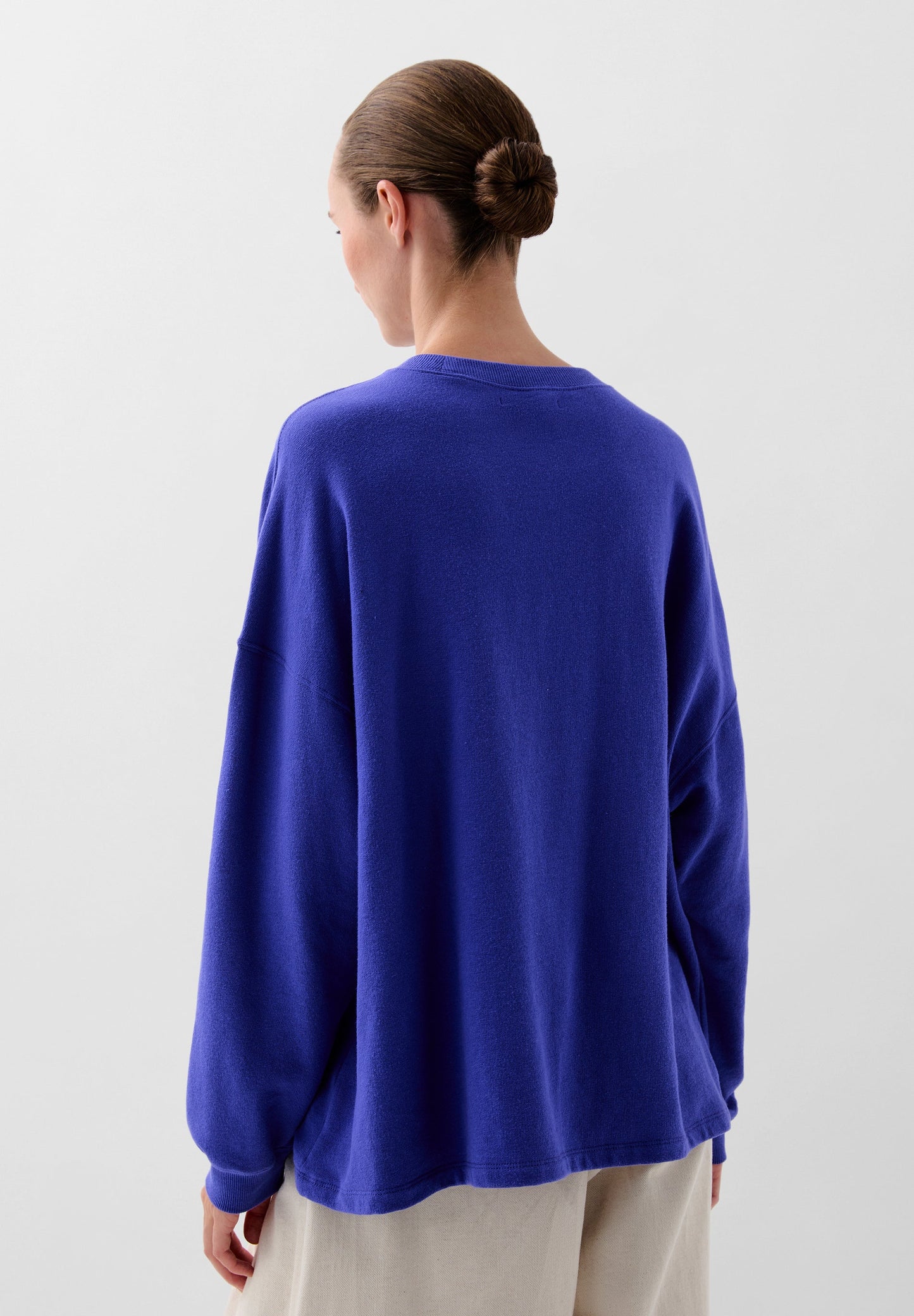 SWEATSHIRT WITH MATCHING Long sleeves with gathering detail.EMBROIDERED SKULL