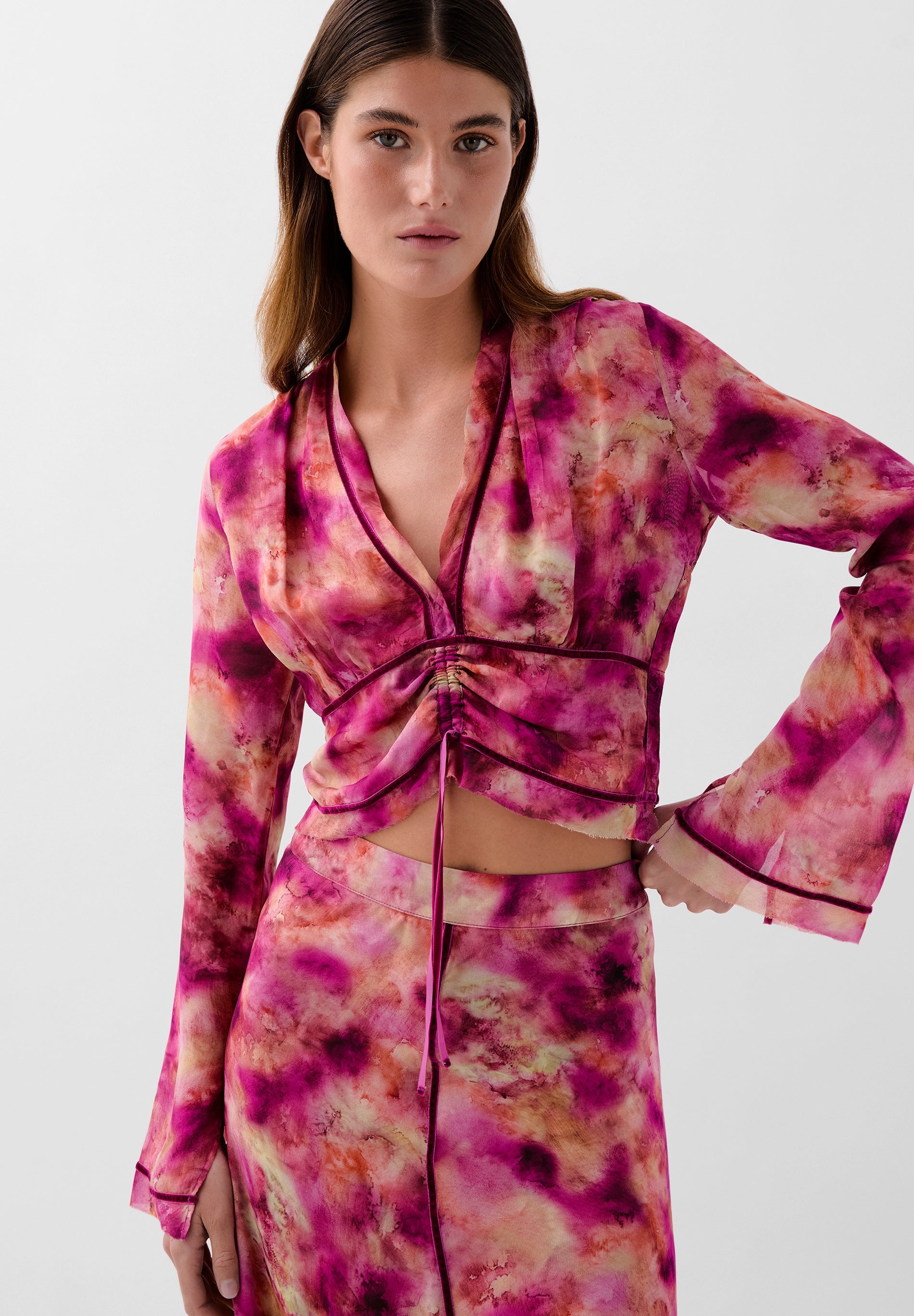 TIE-DYE VELVET TRIM BLOUSE