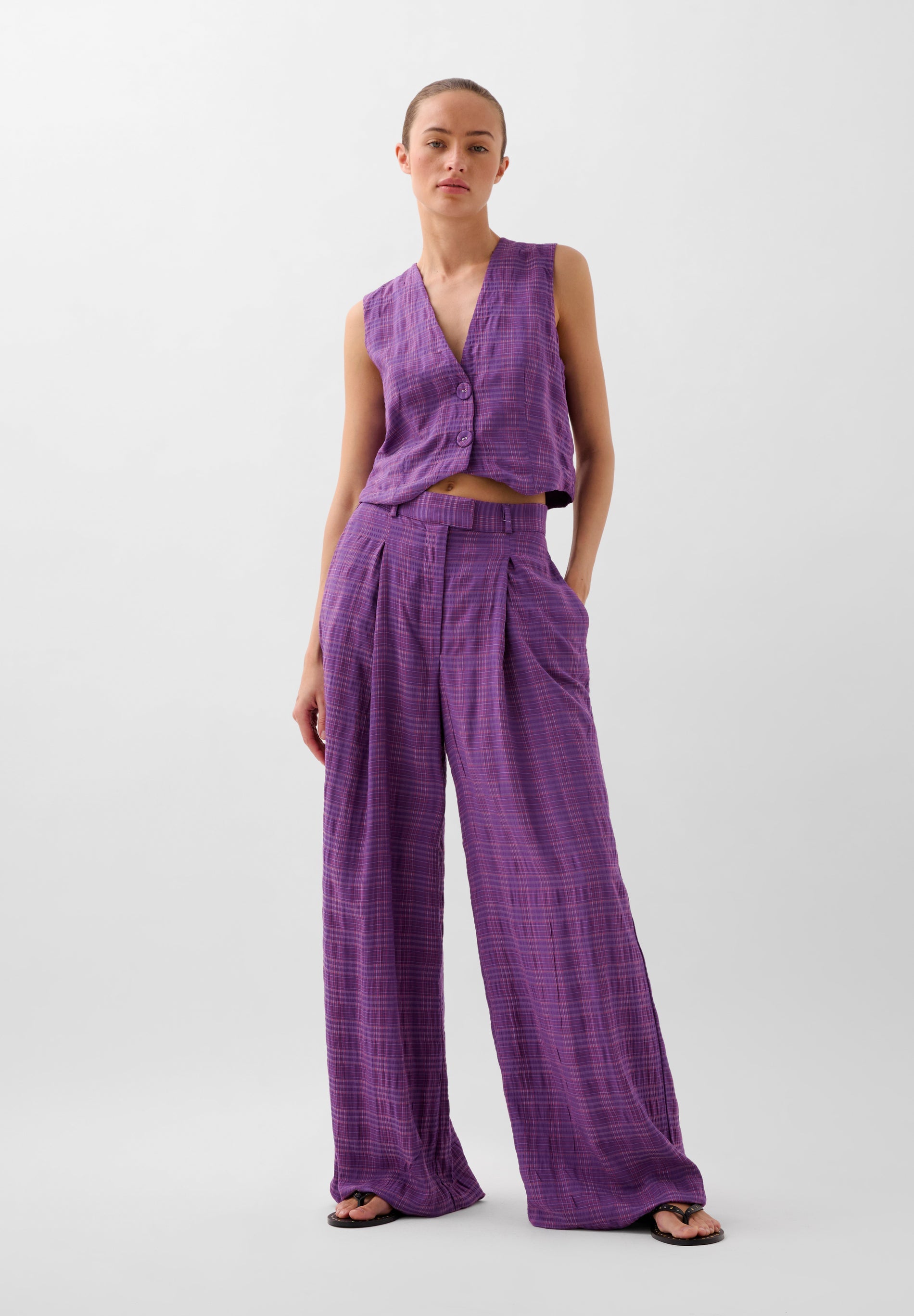 FULL LENGTH STRIPED TROUSERS WITH DARTS