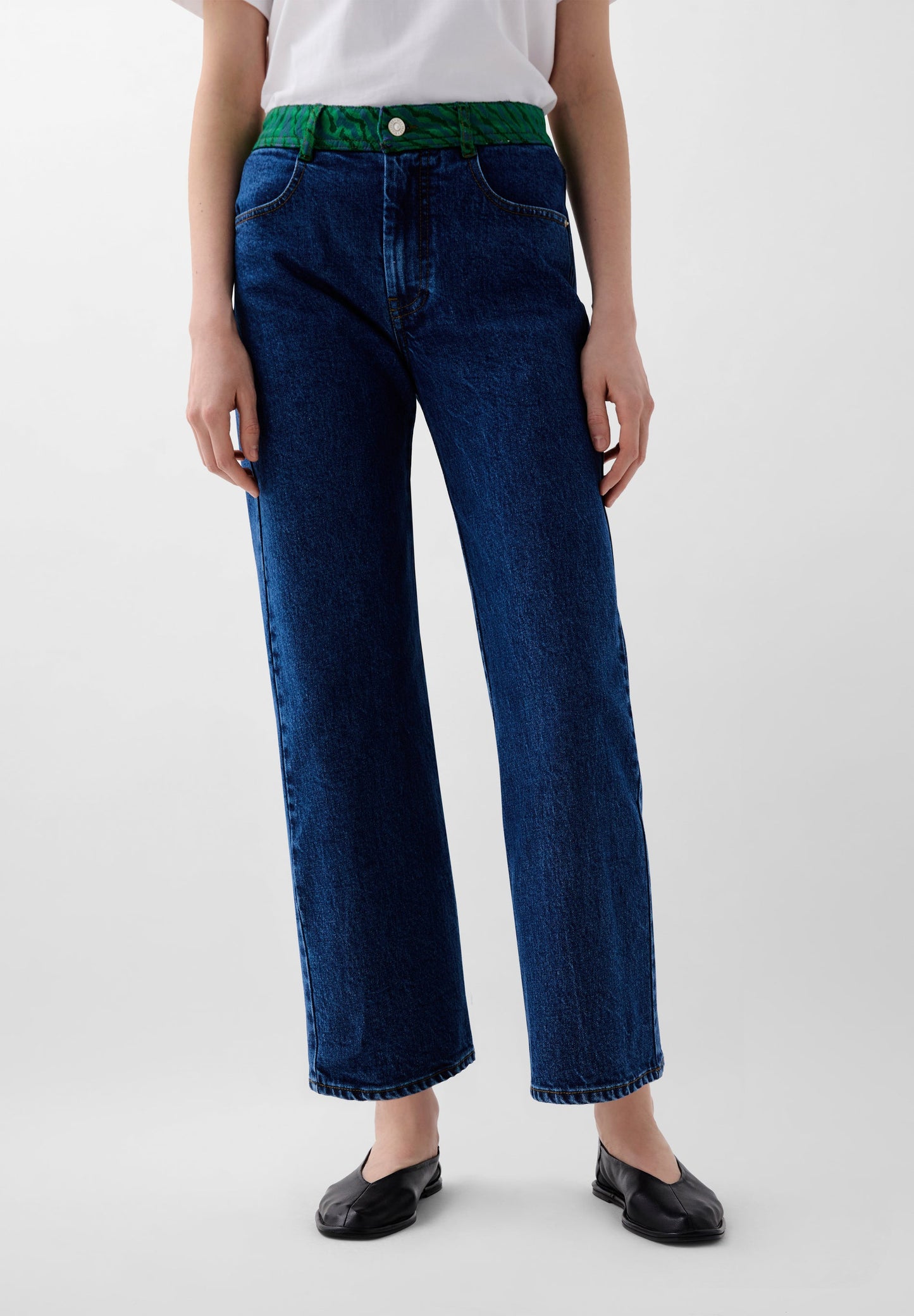 ANIMAL PRINT DETAIL JEANS