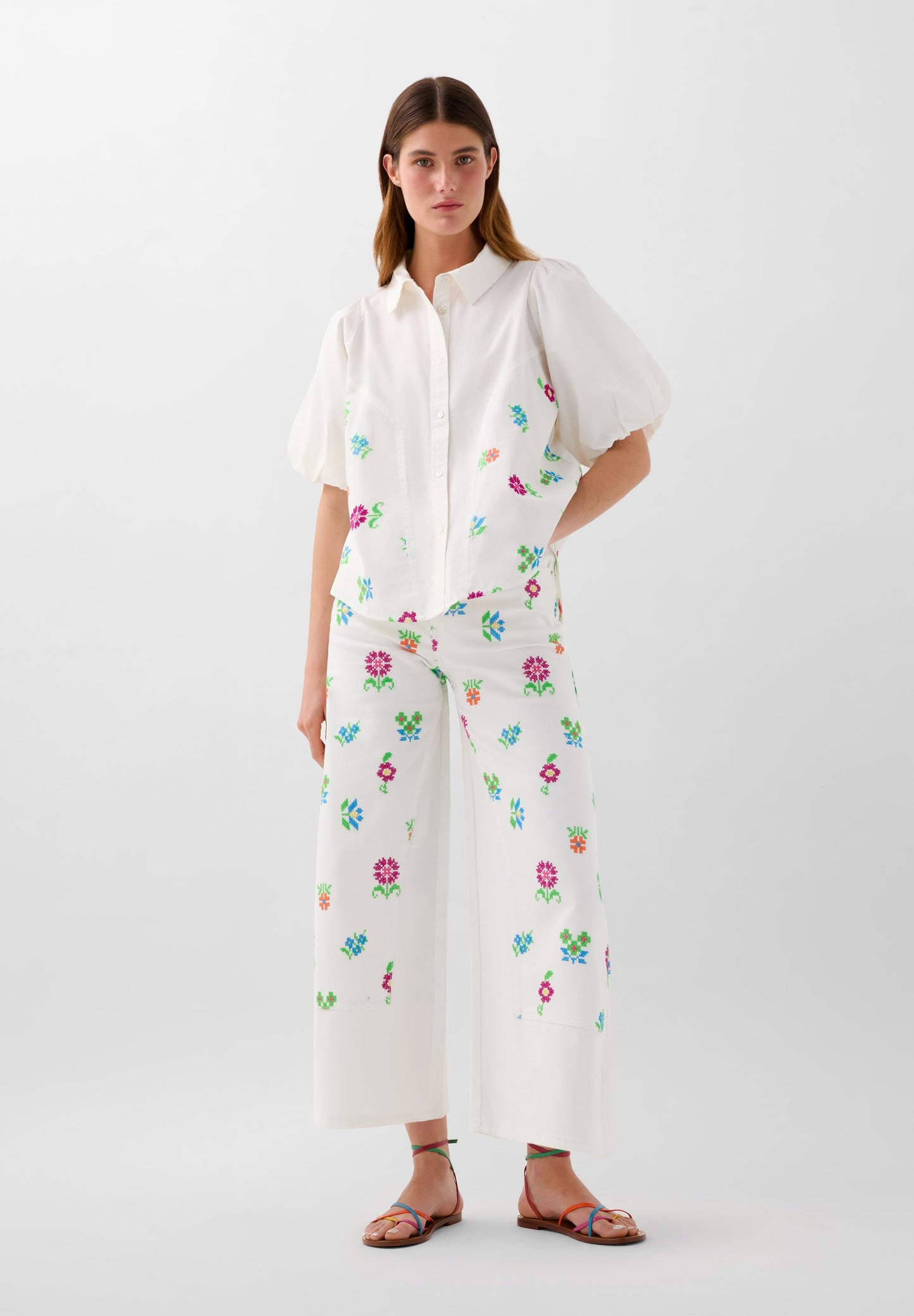 CULOTTE JEANS WITH EMBROIDERED FLOWERS