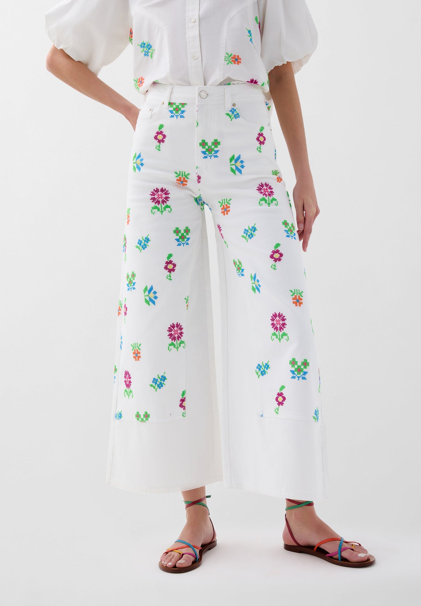 CULOTTE JEANS WITH EMBROIDERED FLOWERS