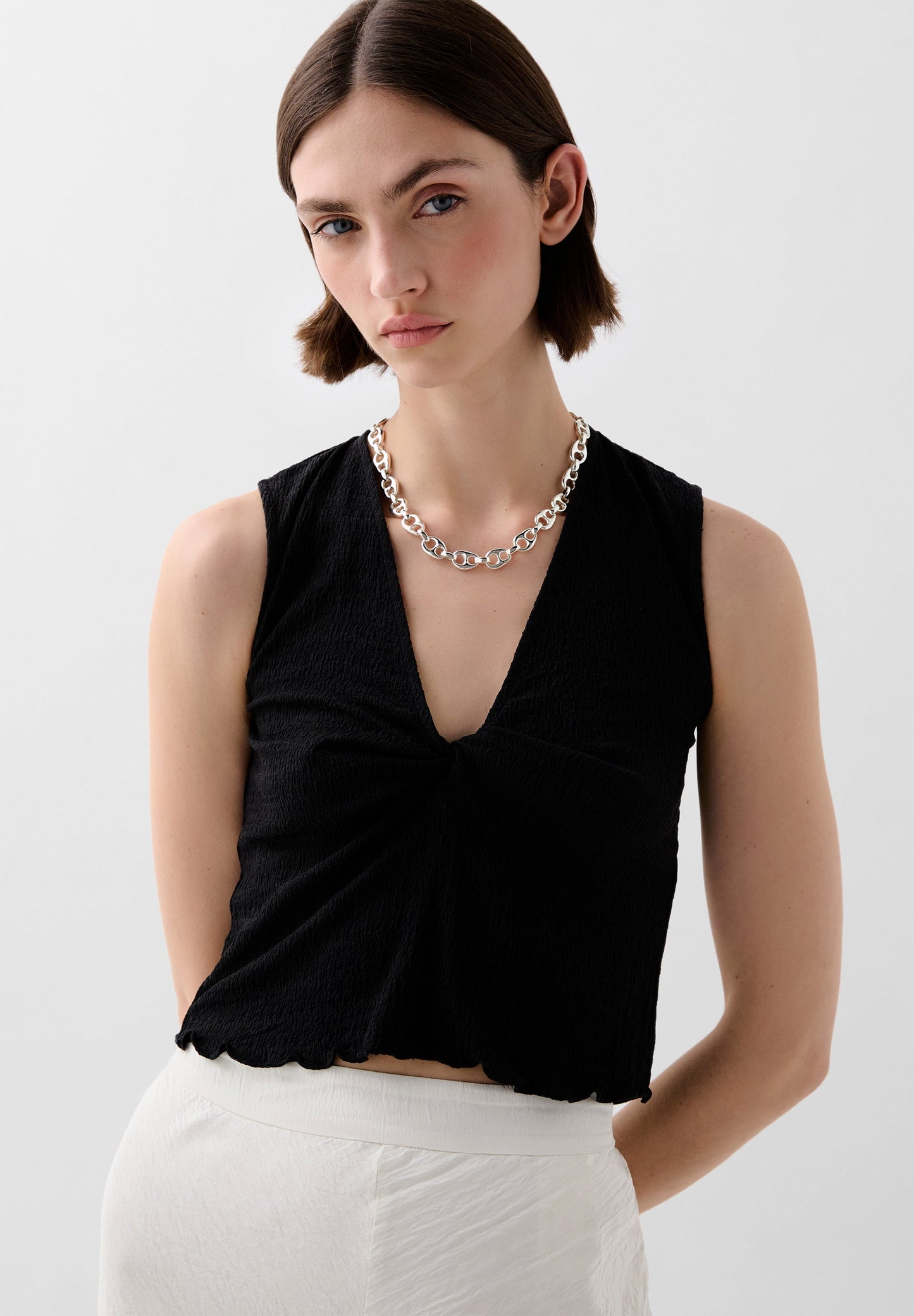 TOP WITH KNOT DETAIL