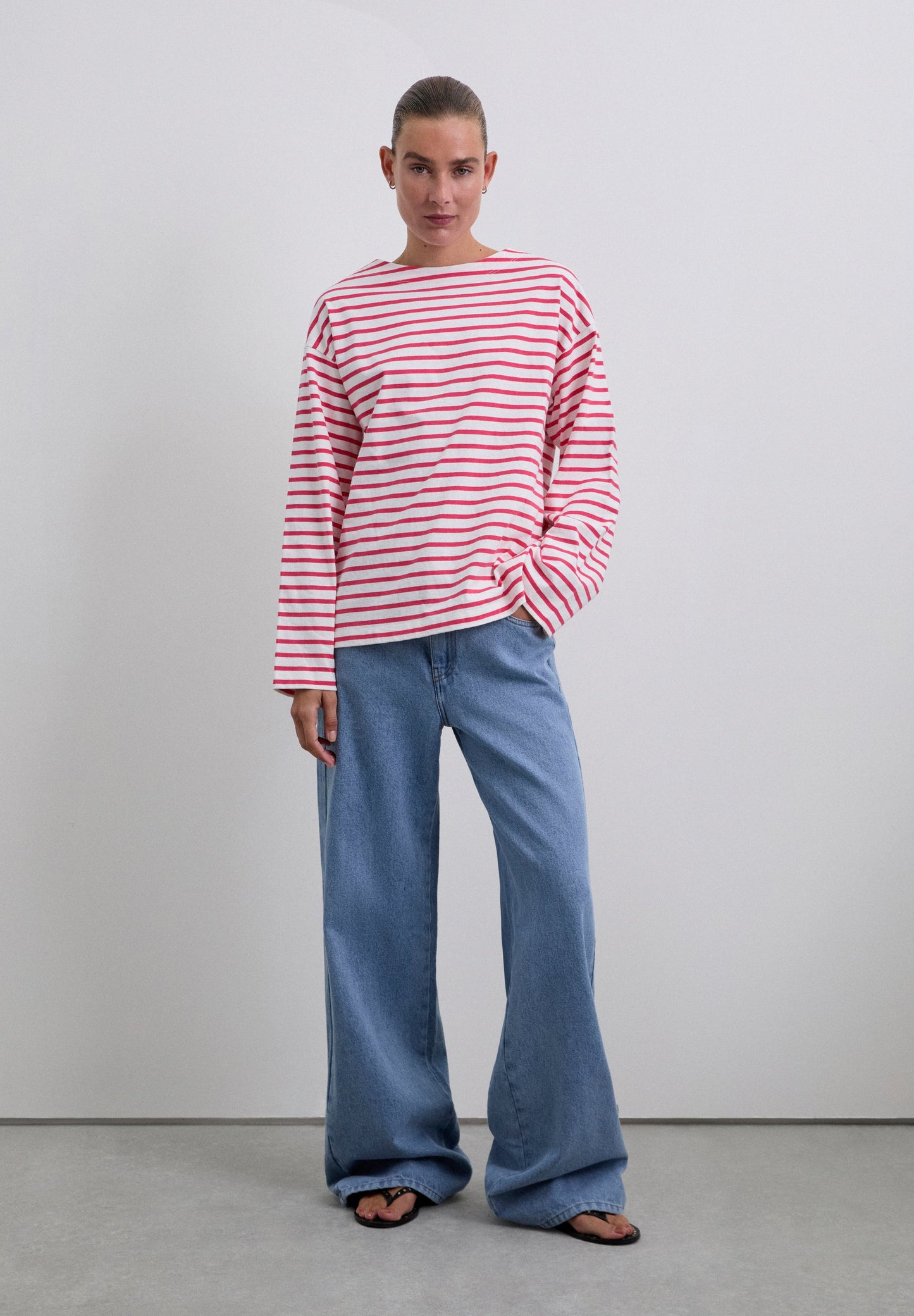 RELAXED FIT STRIPED T-SHIRT