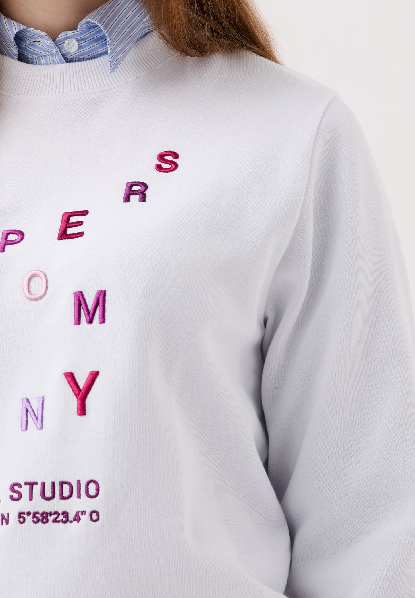 SWEATSHIRT WITH EMBROIDERED LETTERS