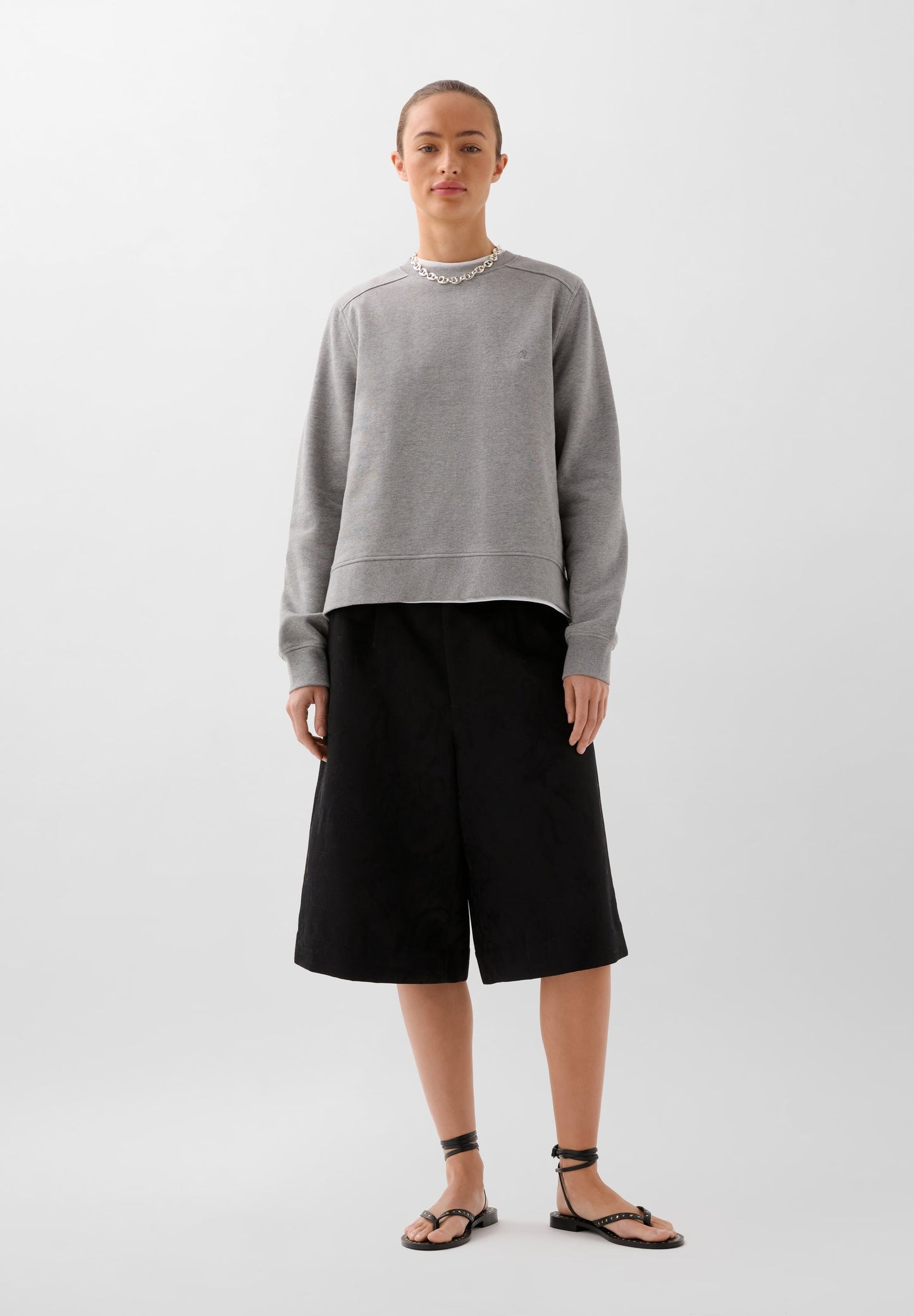 BASIC SKULL SWEATSHIRT