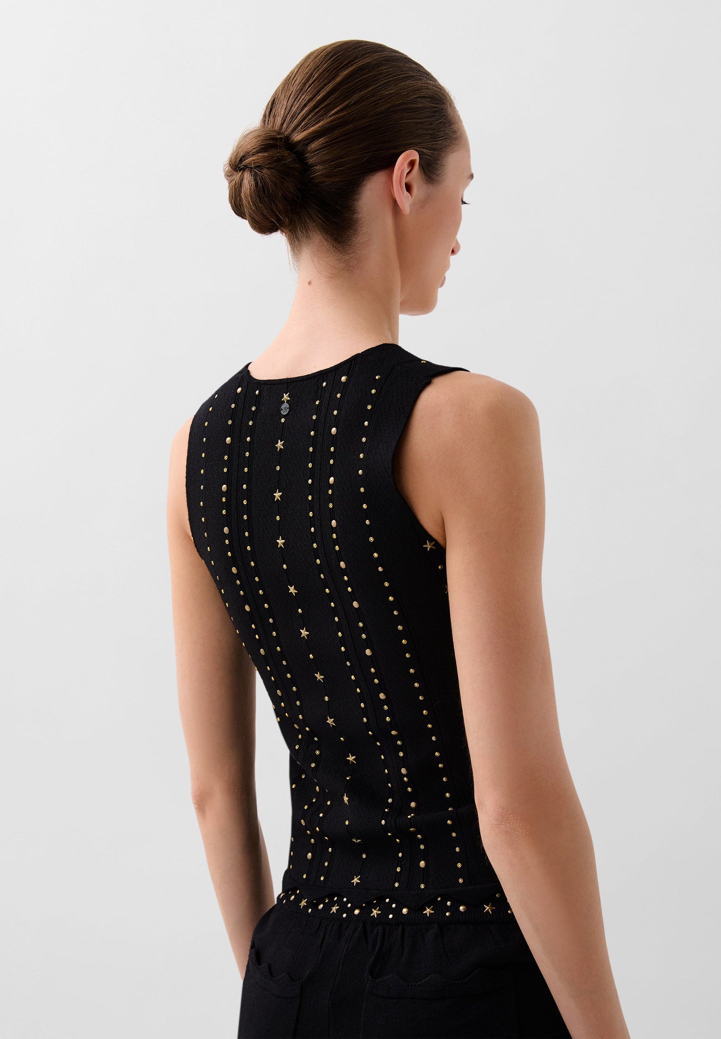 KNIT TOP WITH SEQUINNED DETAIL