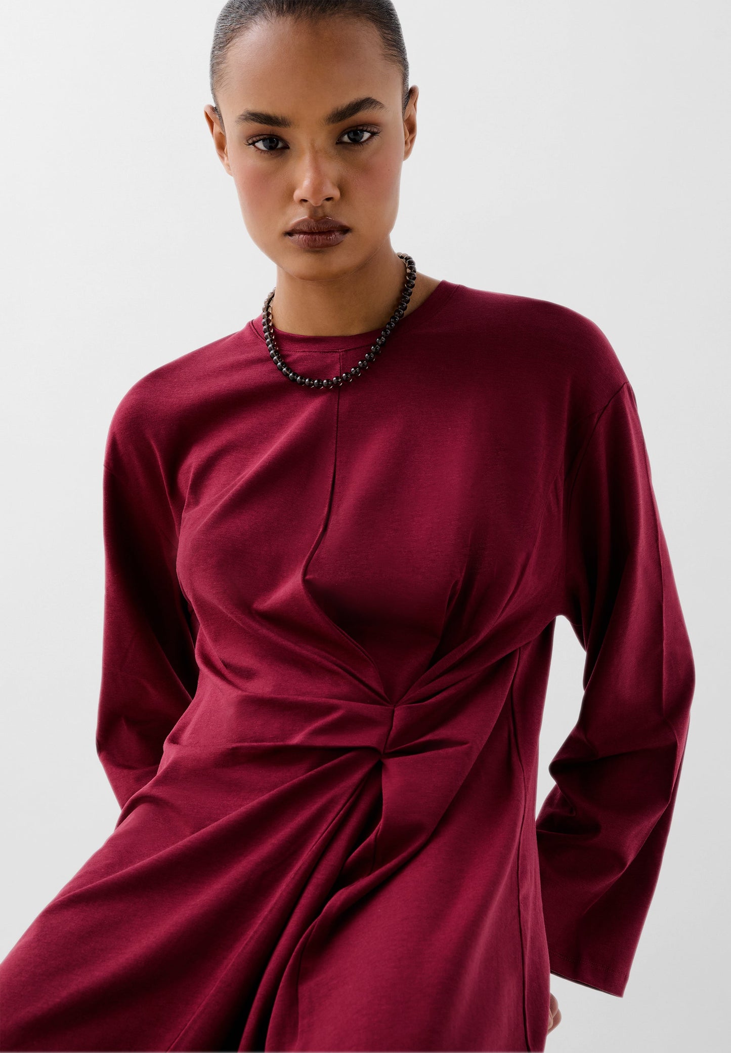 FLOWING DRESS WITH KNOT DETAIL