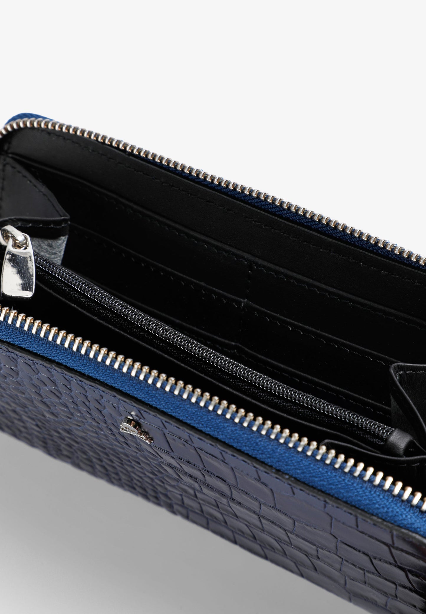 100% ANIMAL PRINT LEATHER WALLET