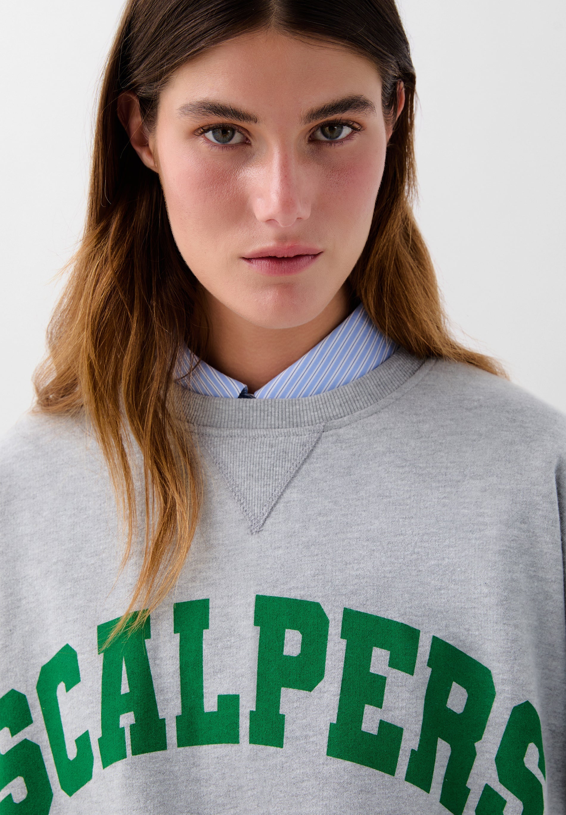 CONTRAST LOGO SWEATSHIRT