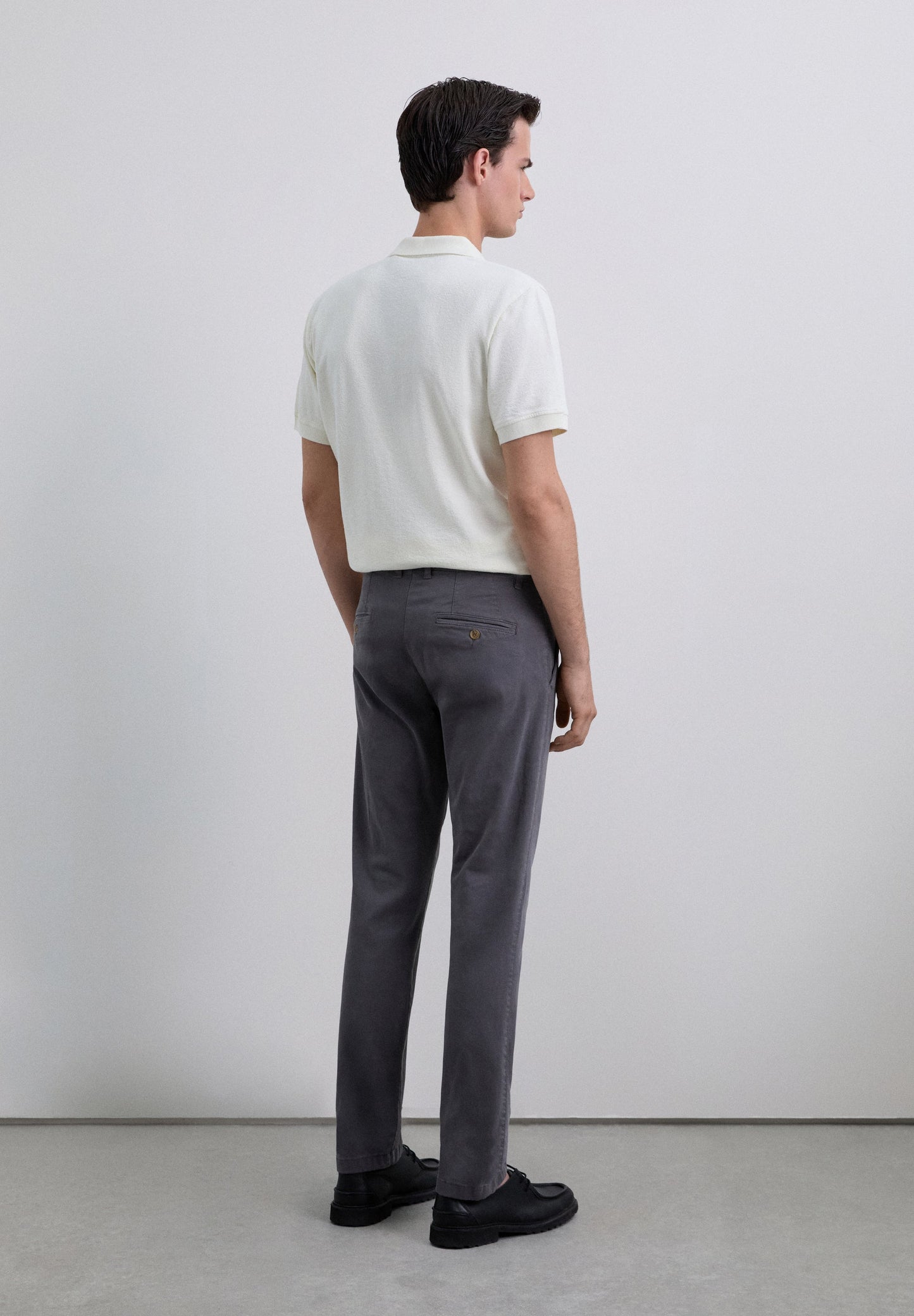 CHINO TROUSERS WITH DARTS