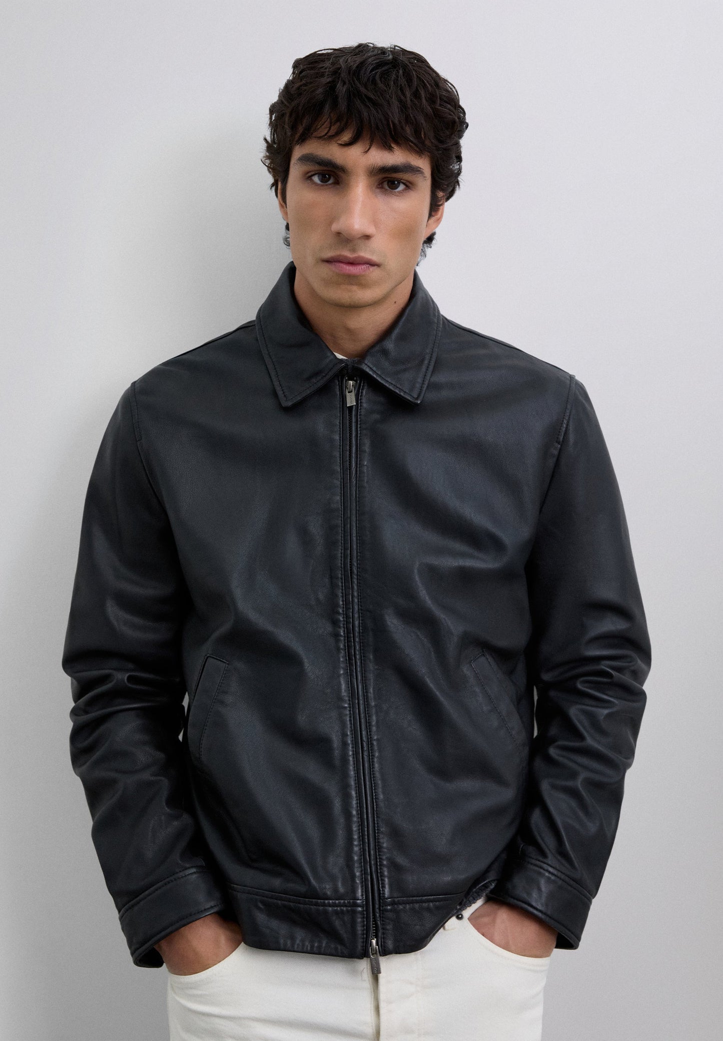 COLLARED LEATHER JACKET
