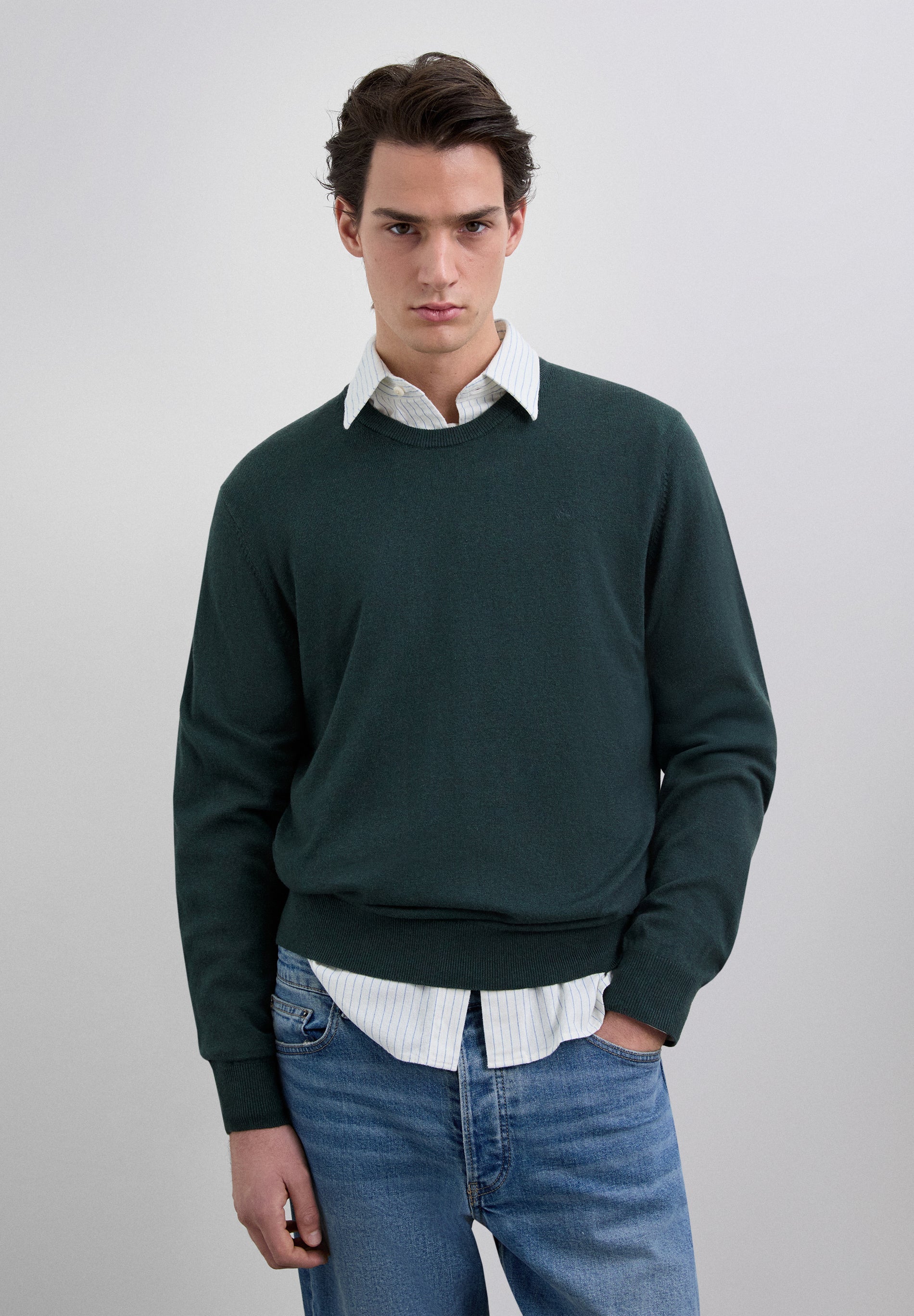 SWEATER WITH EMBROIDERED SKULL