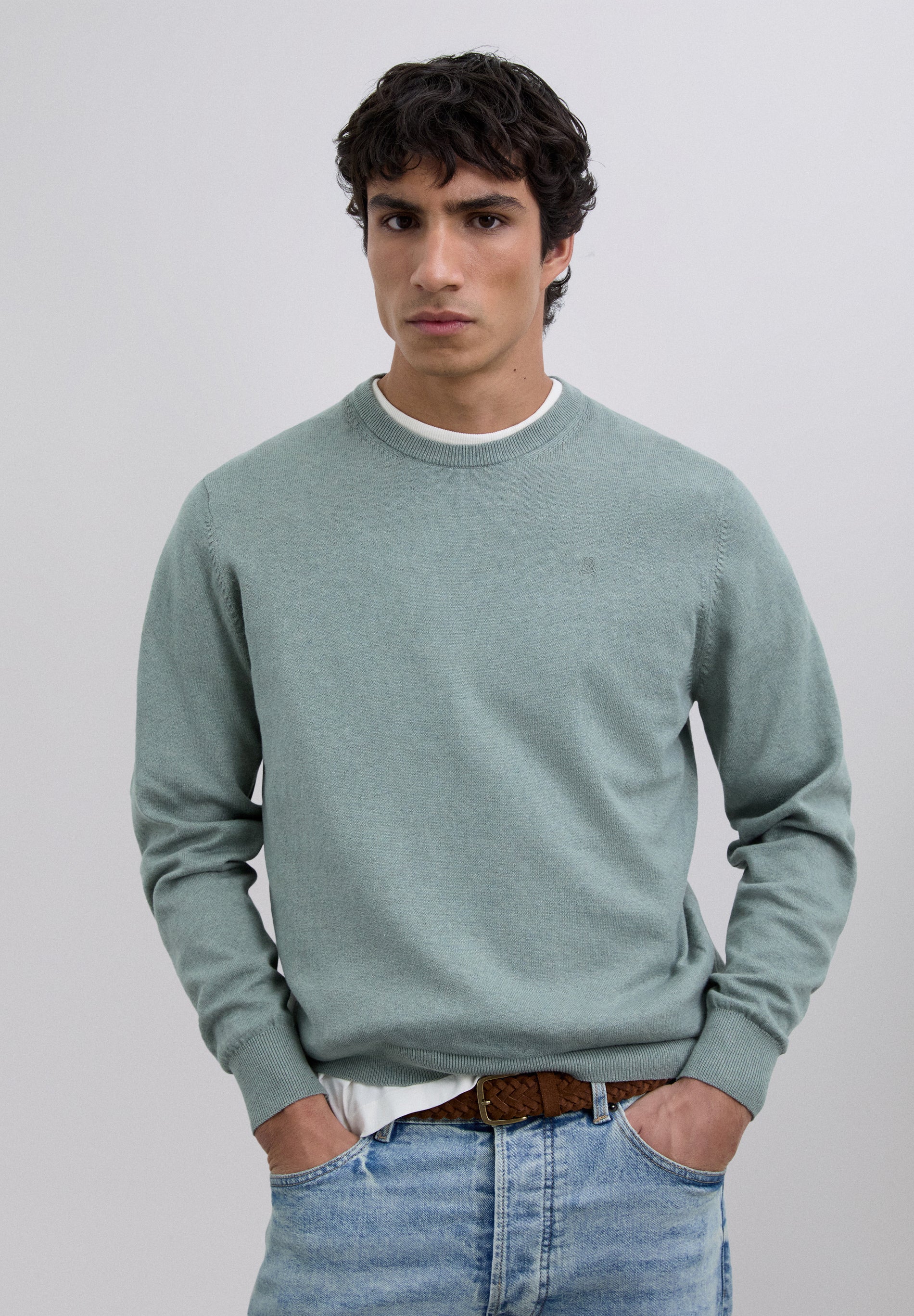 SWEATER WITH EMBROIDERED SKULL