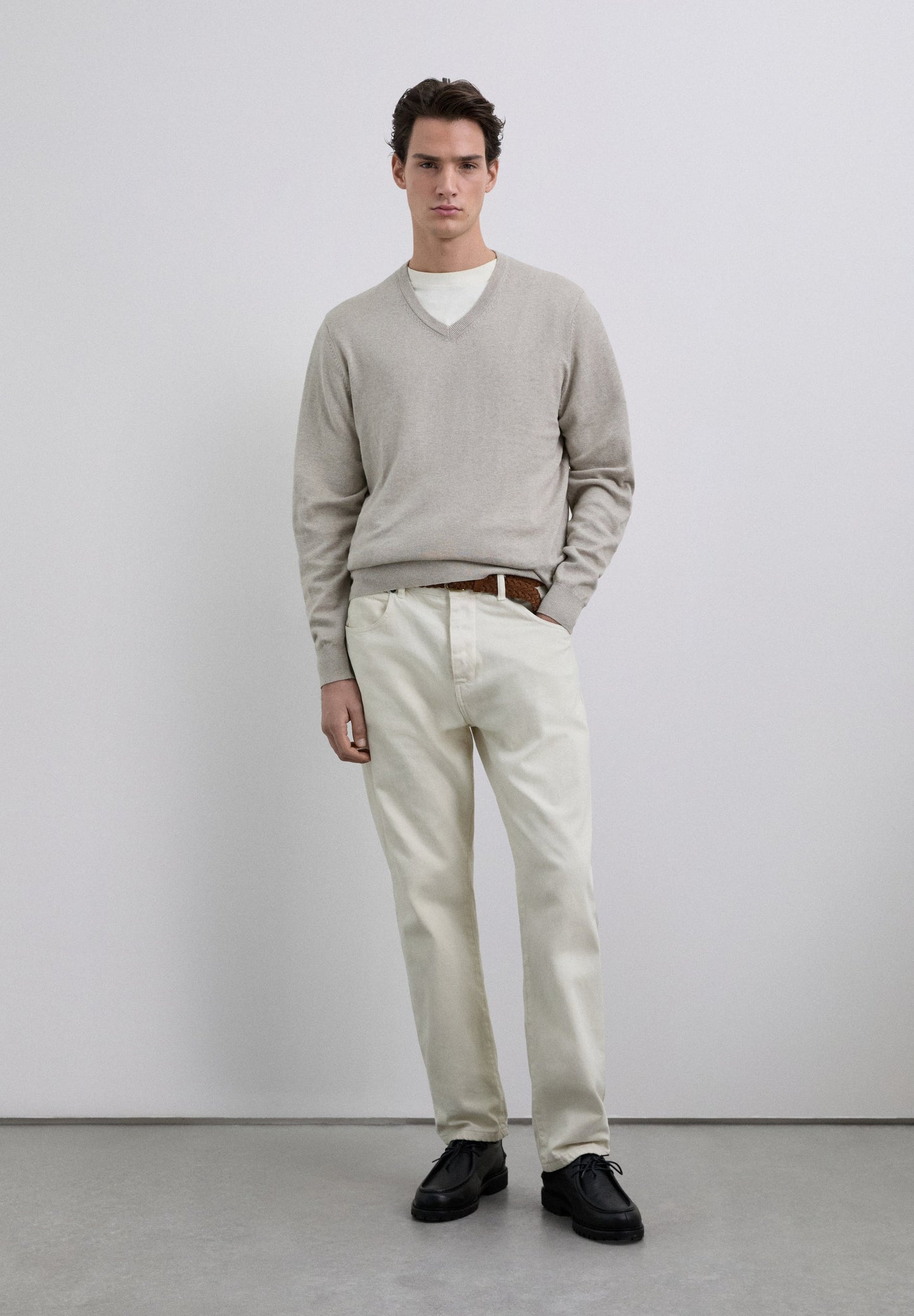 V-NECK SKULL SWEATER