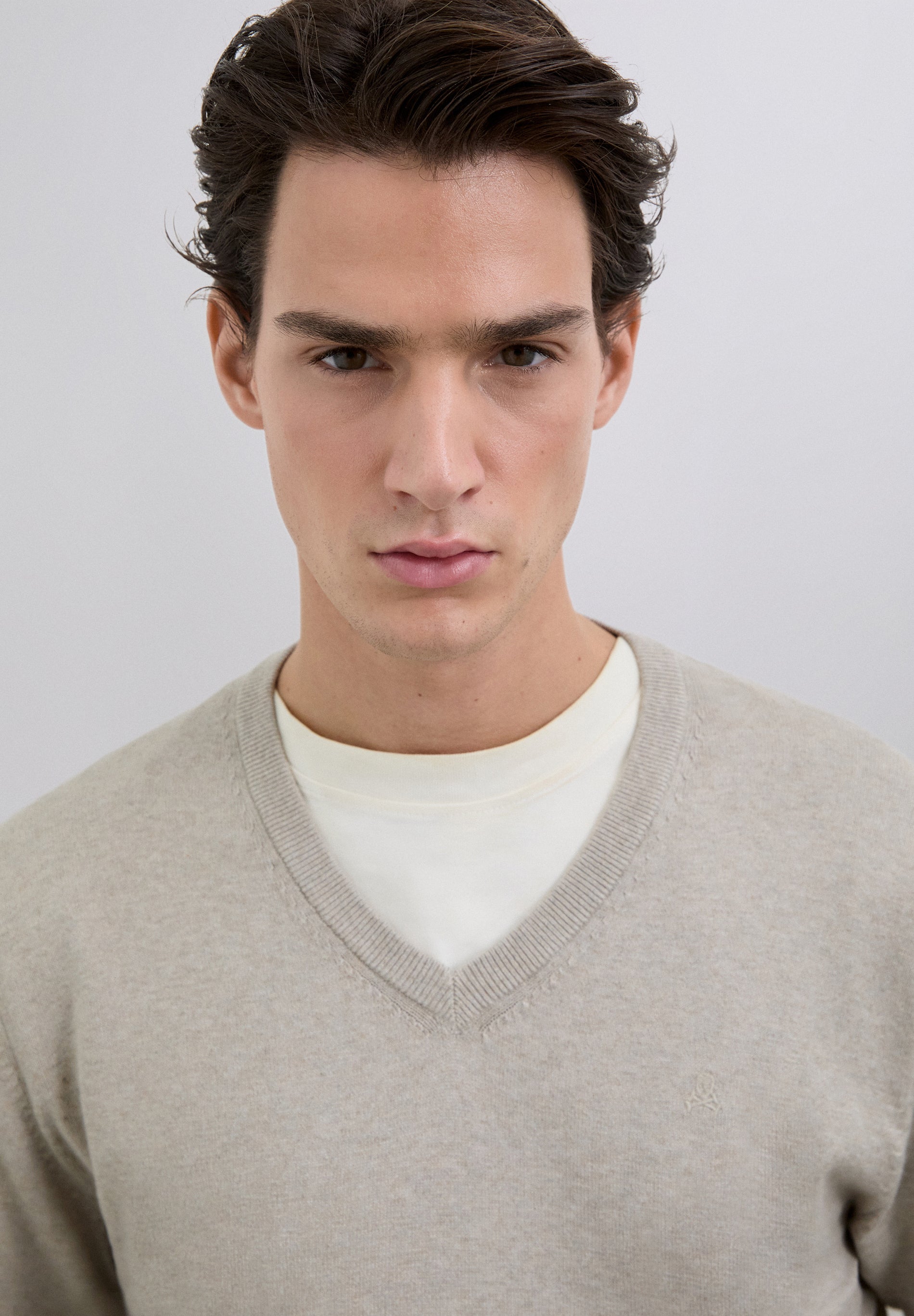 V-NECK SKULL SWEATER