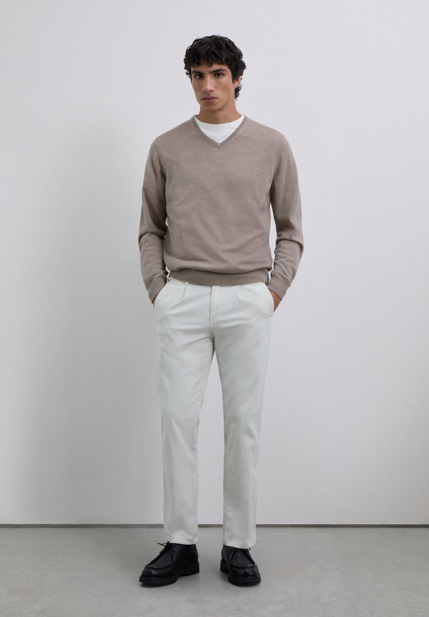 V-NECK WOOL SWEATER WITH SKULL