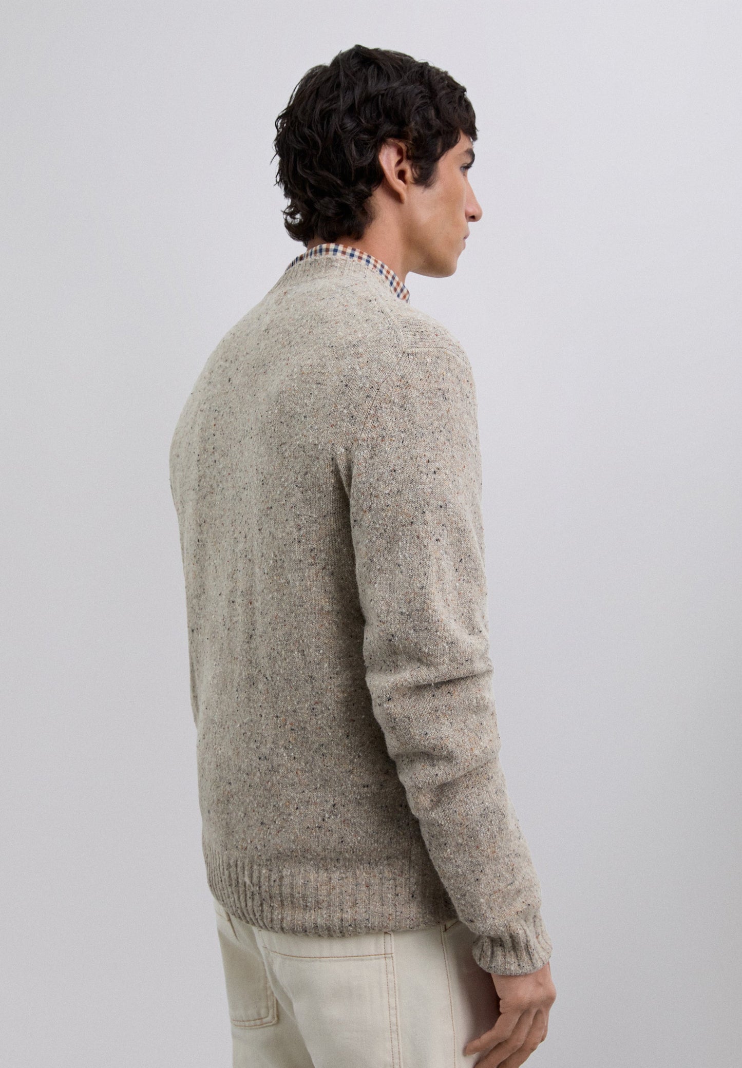 ROUND NECK WOOL SWEATER