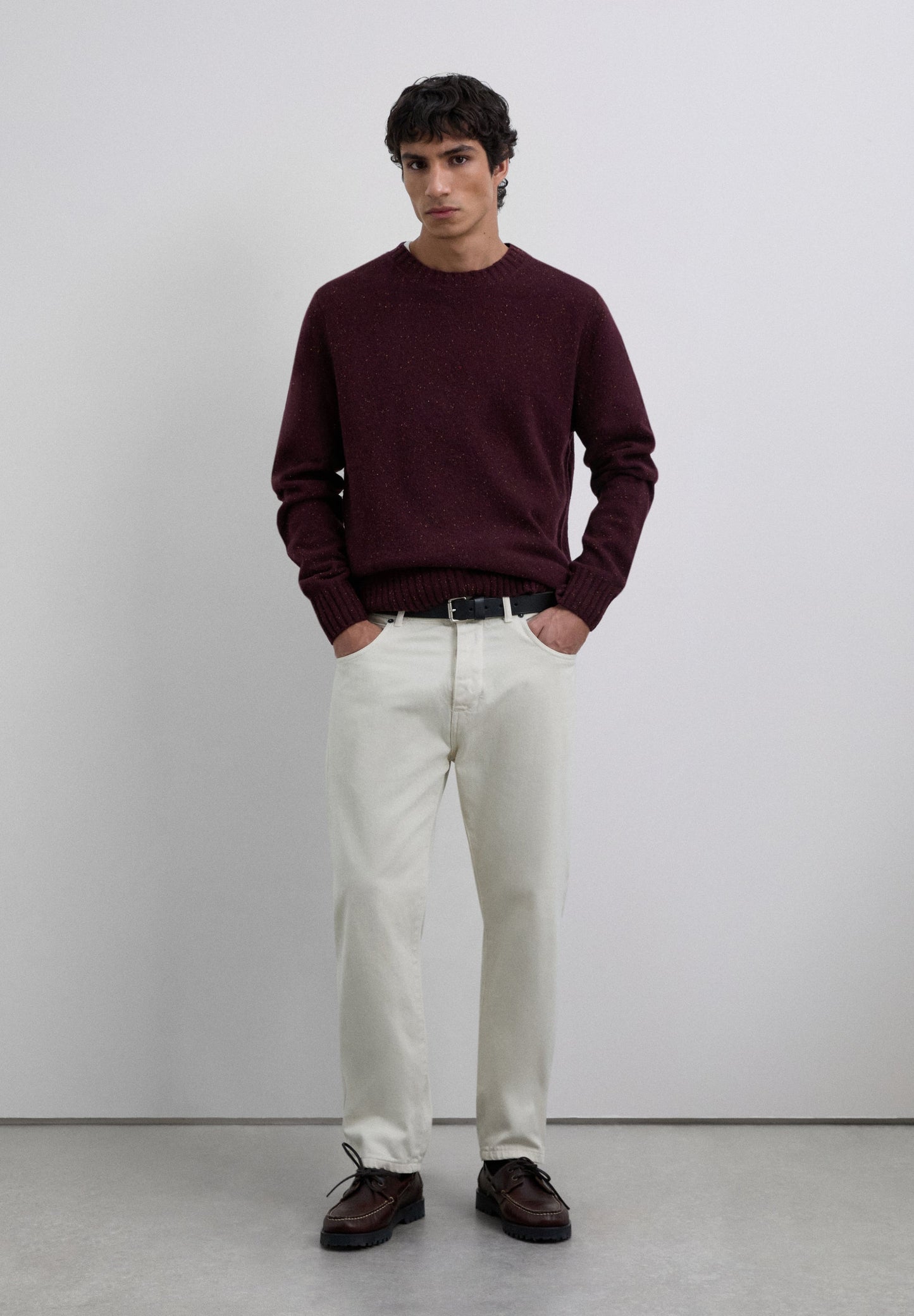 ROUND NECK WOOL SWEATER