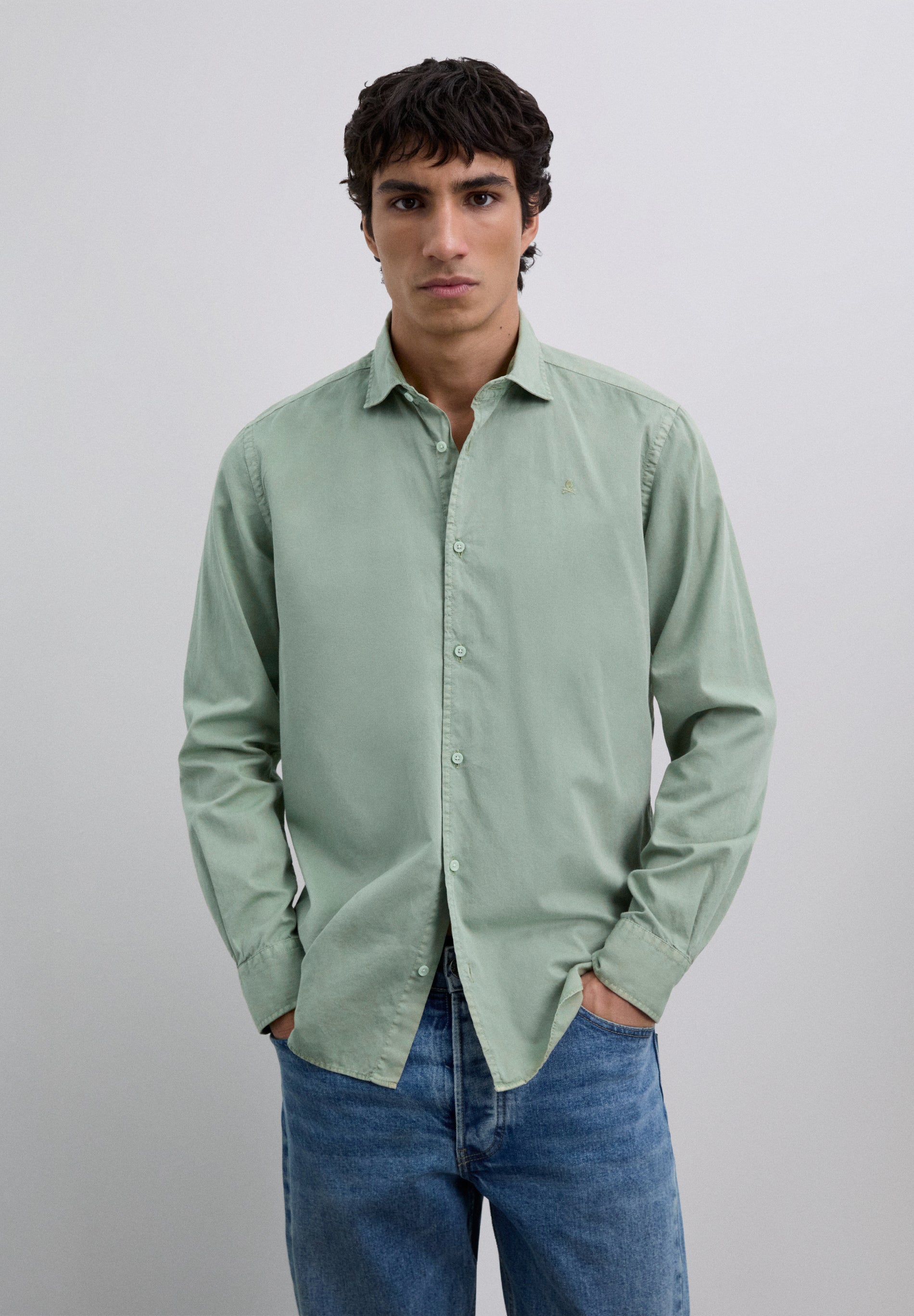 REGULAR FIT EMBROIDERED SHIRT