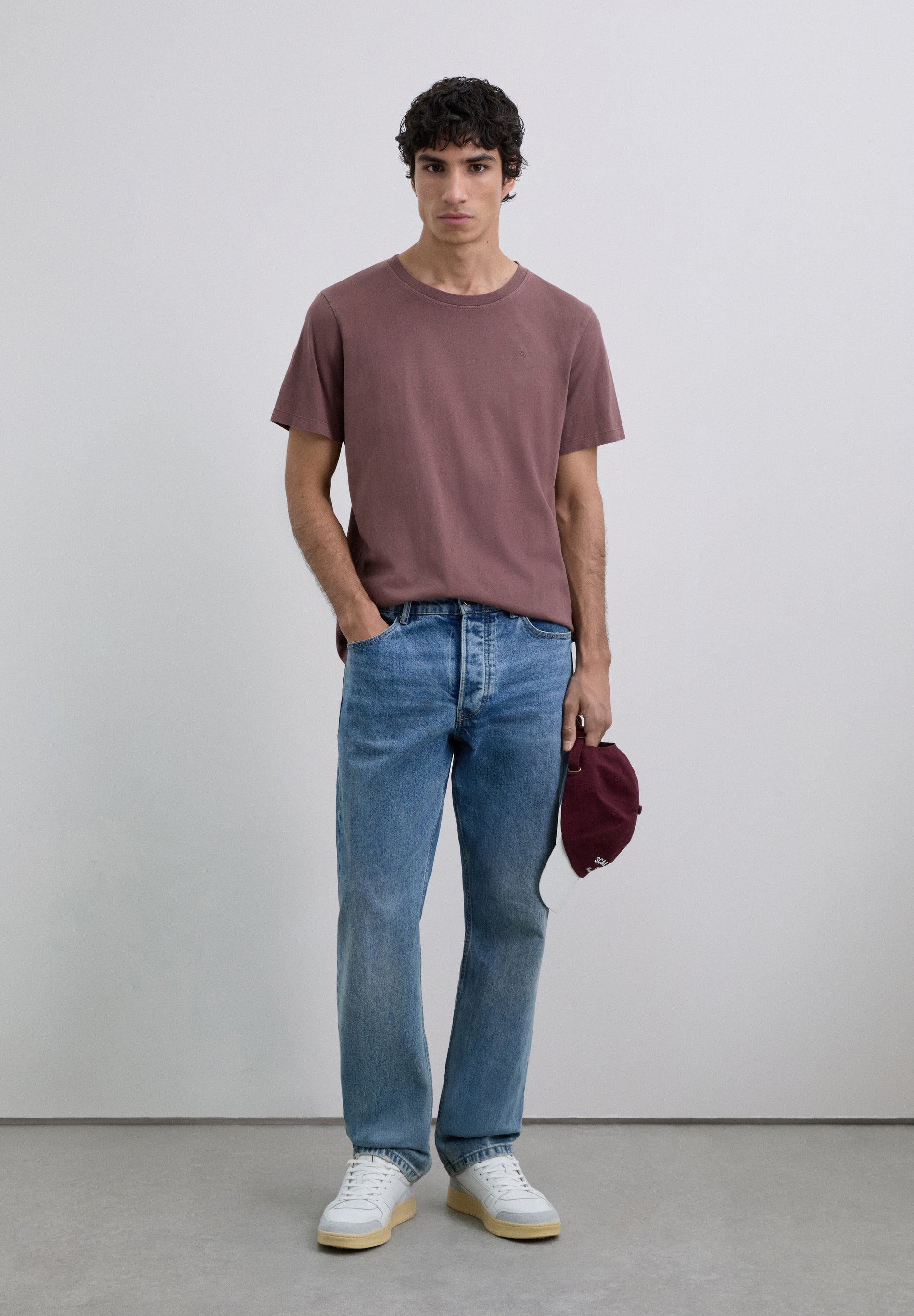 T-SHIRT WITH MATCHING EMBROIDERED SKULL