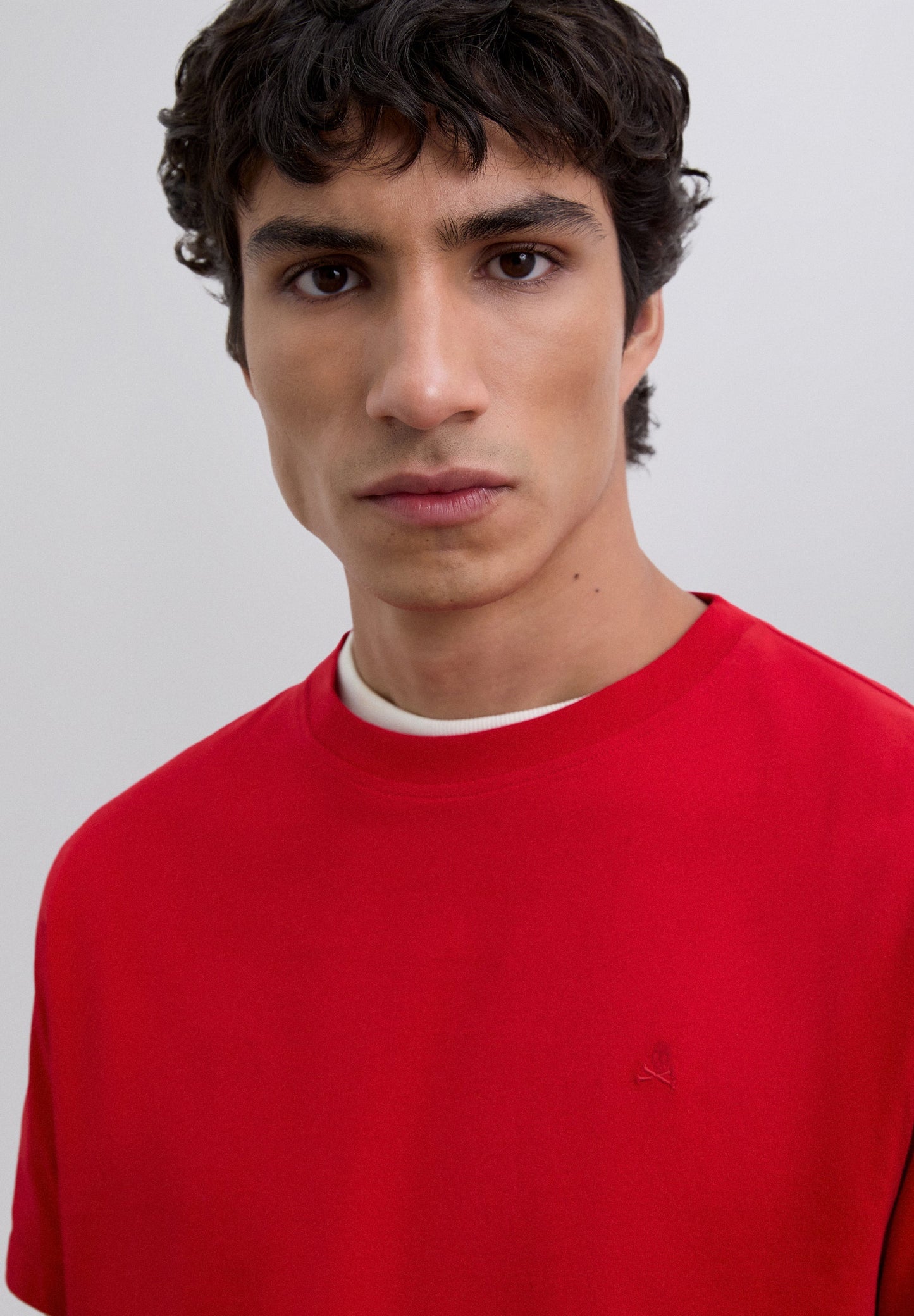 EMBROIDERED SKULL T-SHIRT