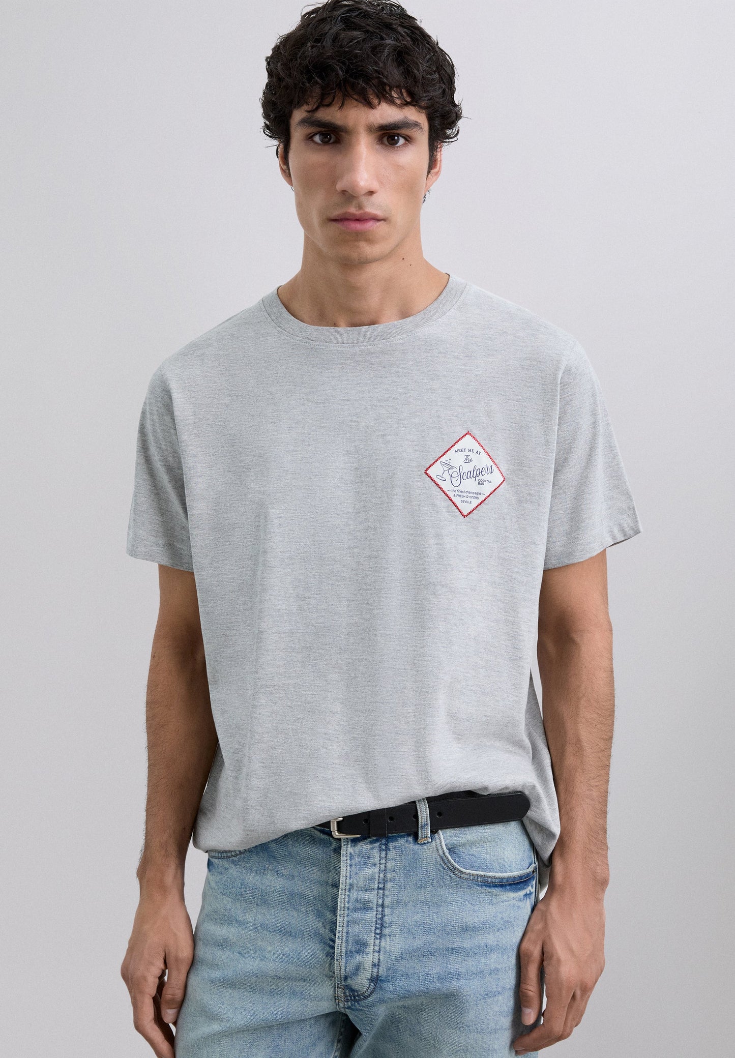 CAMISETA PARCHE BORDADO LOGO - Scalpers