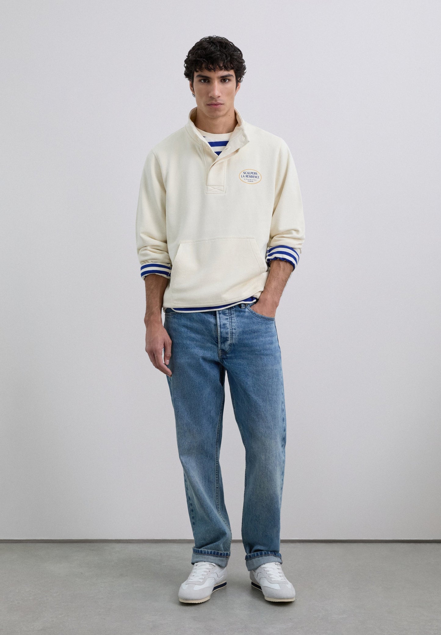 HIGH COLLAR LOGO SWEATSHIRT