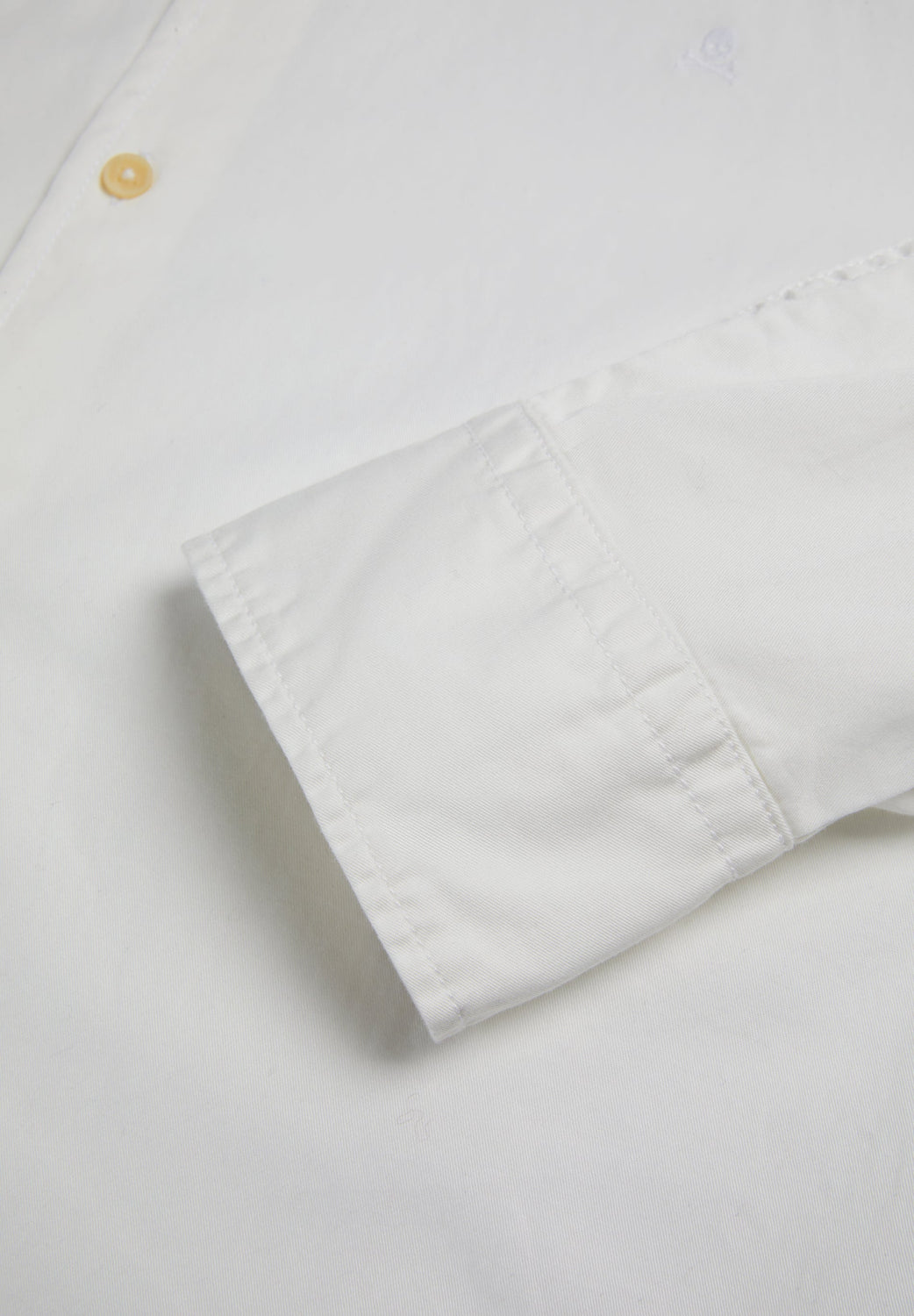 CAMISA CALAVERA BORDADA - Scalpers