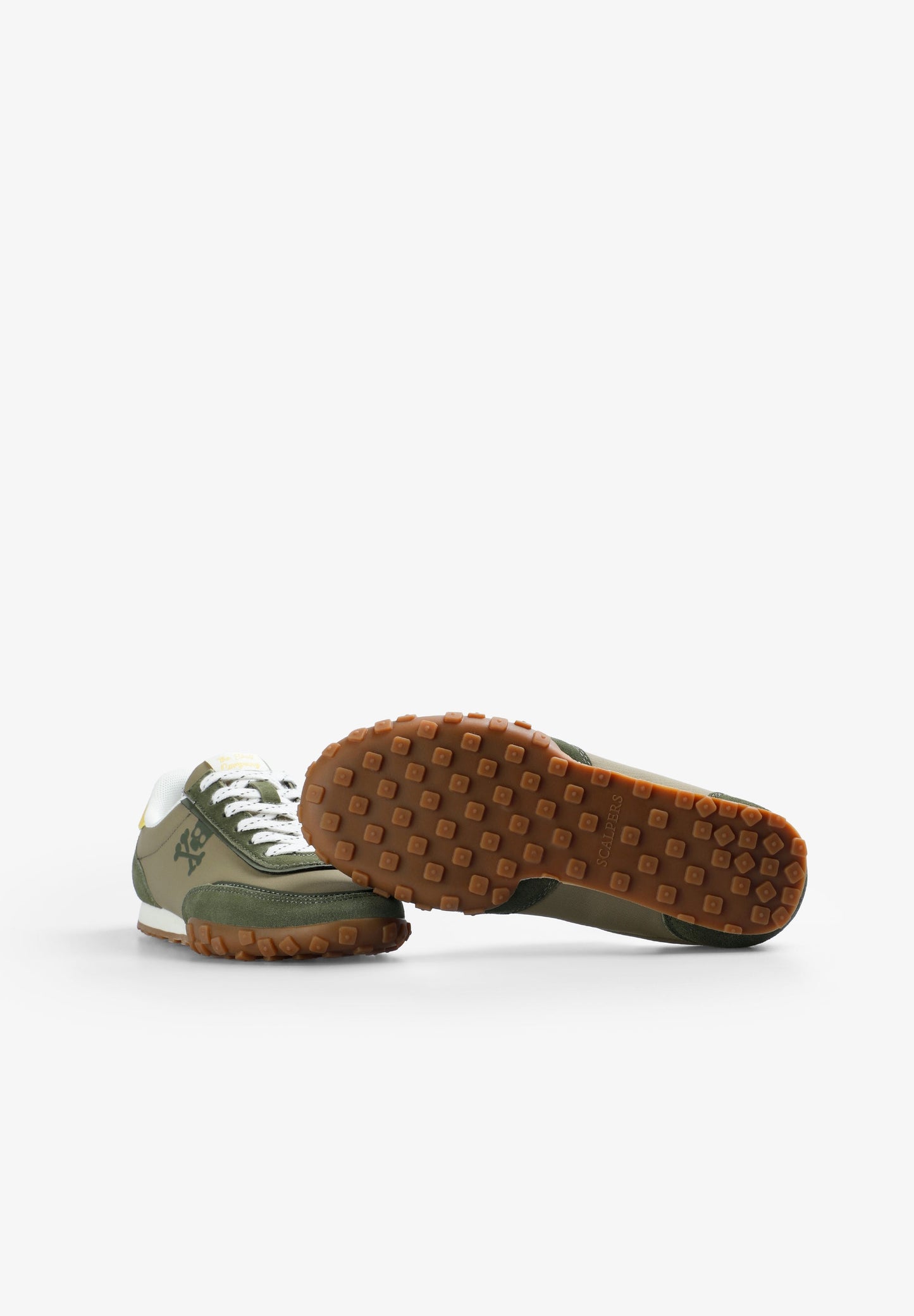 RETRO SNEAKERS WITH CONTRAST DETAILS