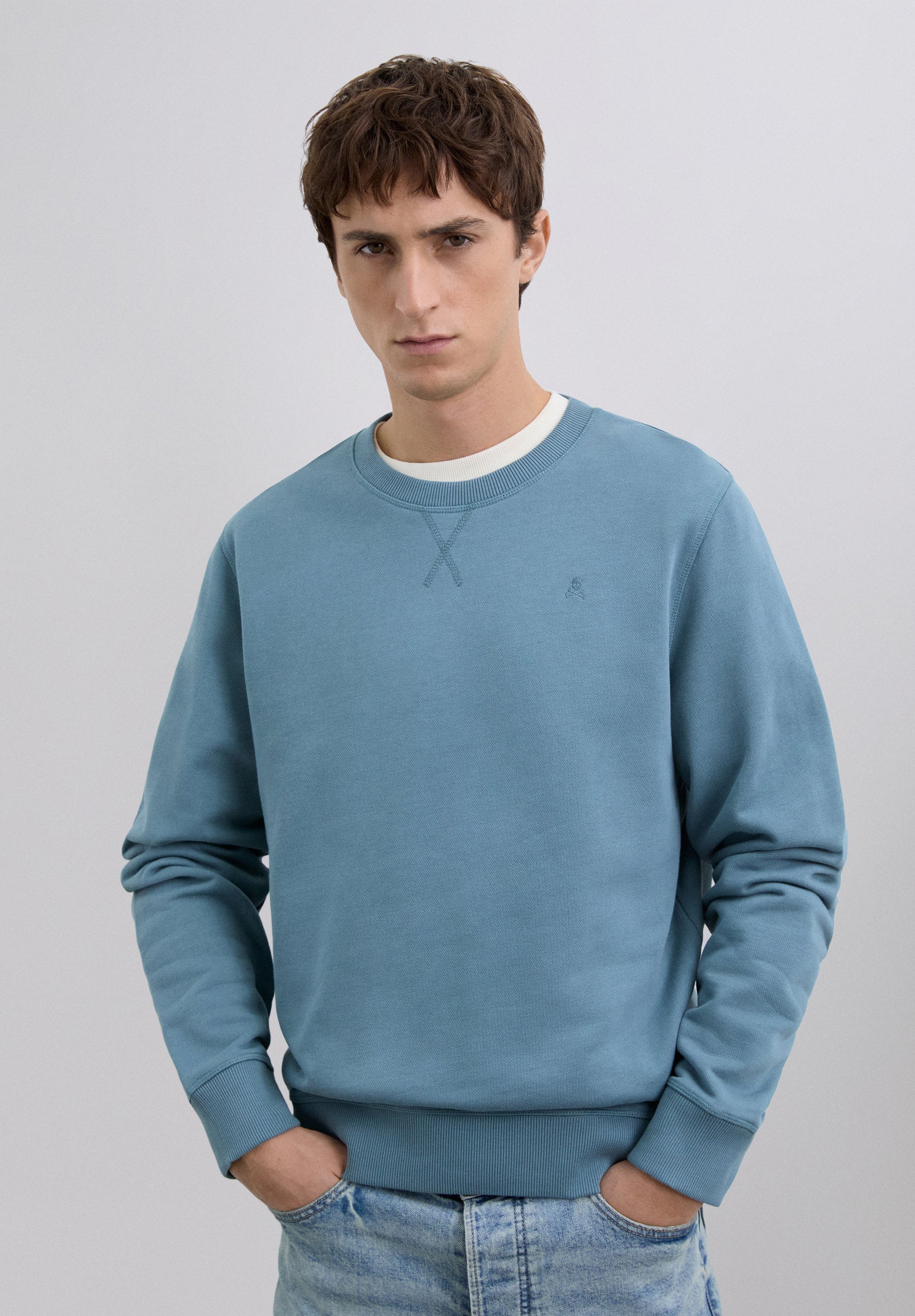 SWEATSHIRT WITH EMBROIDERED SKULL