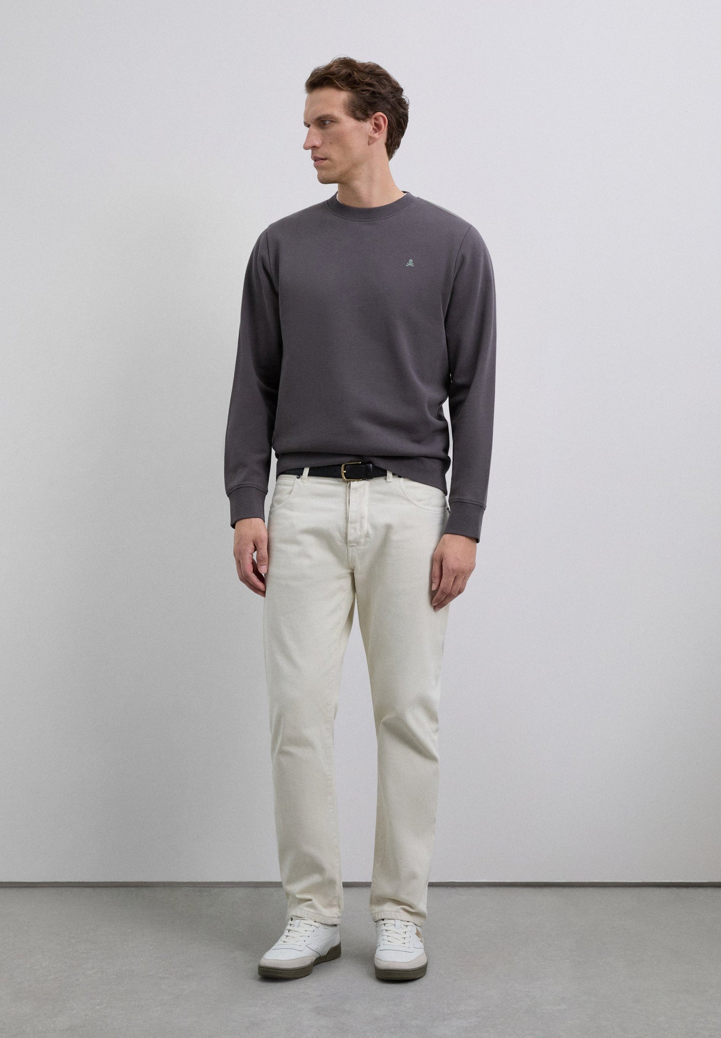 SWEATSHIRT WITH EMBROIDERED SKULL