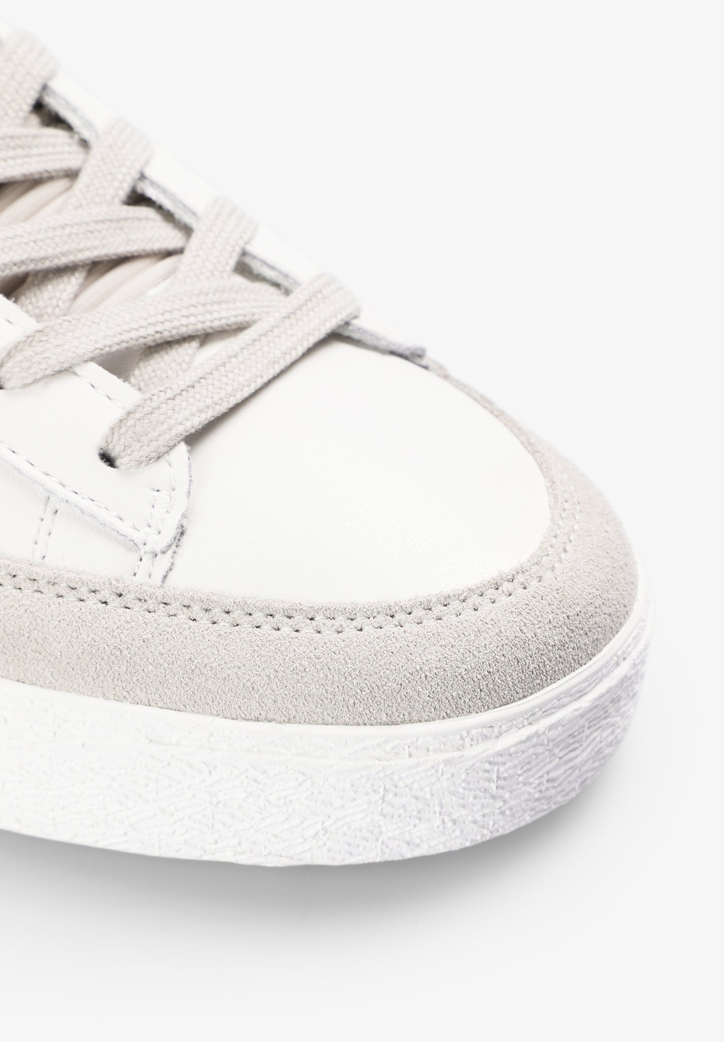 LEATHER SKULL SNEAKERS