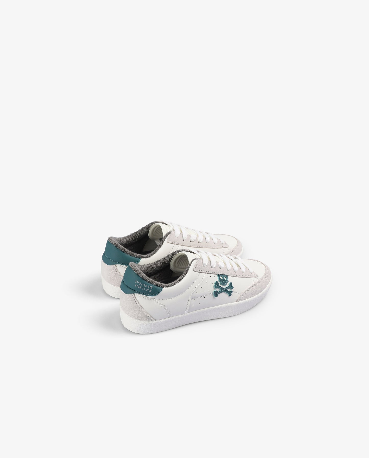 SNEAKERS WITH CONTRAST SKULL
