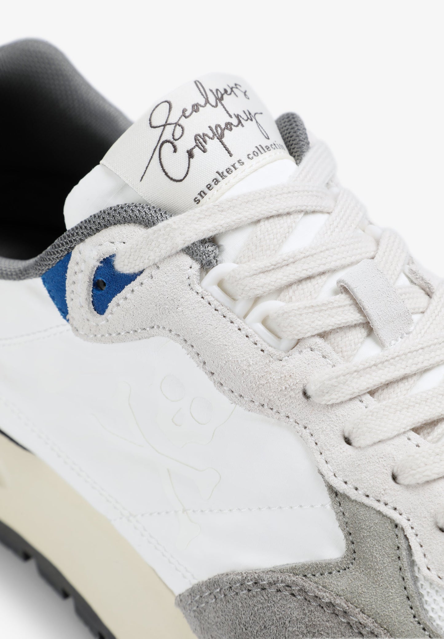 SNEAKERS WITH SIDE SKULL