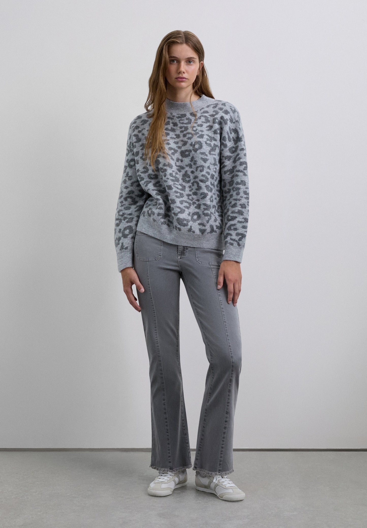 PANTALÓN FLARE FLECOS