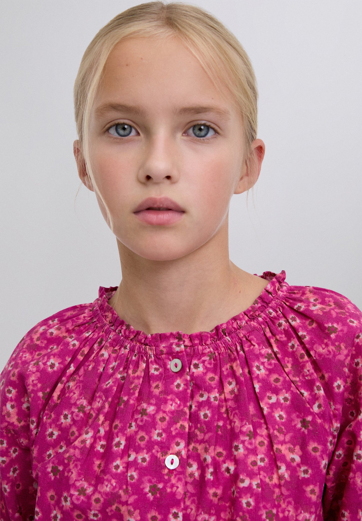 BLUSA ESTAMPADA FLORES - Scalpers