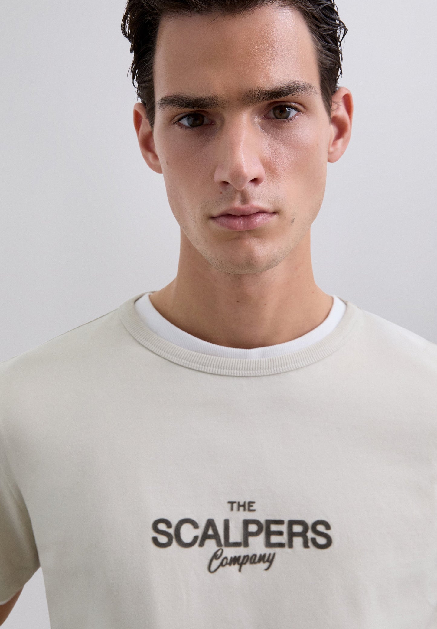 T-SHIRT WITH FRONT LOGO