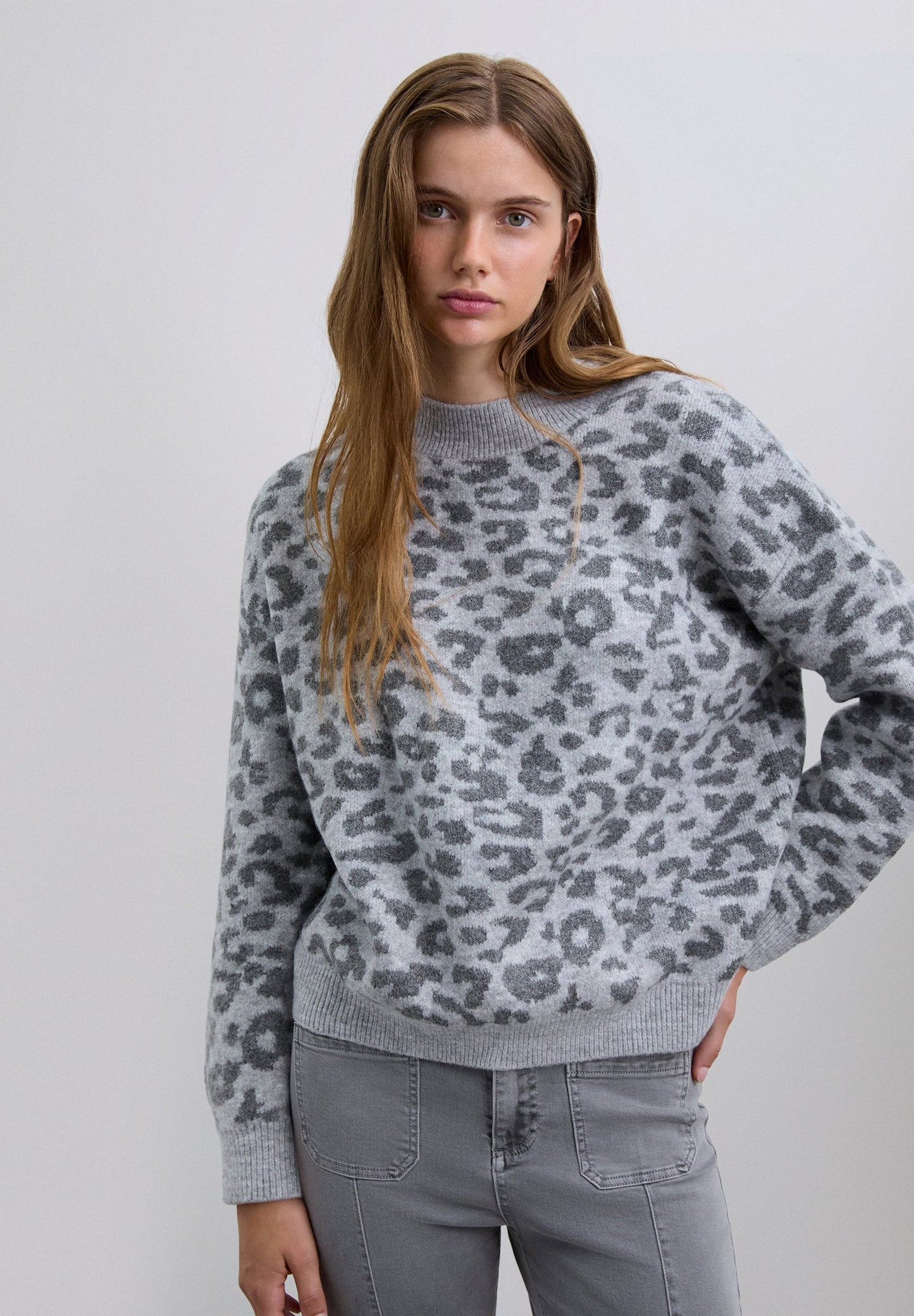 ANIMAL PRINT KNIT SWEATER