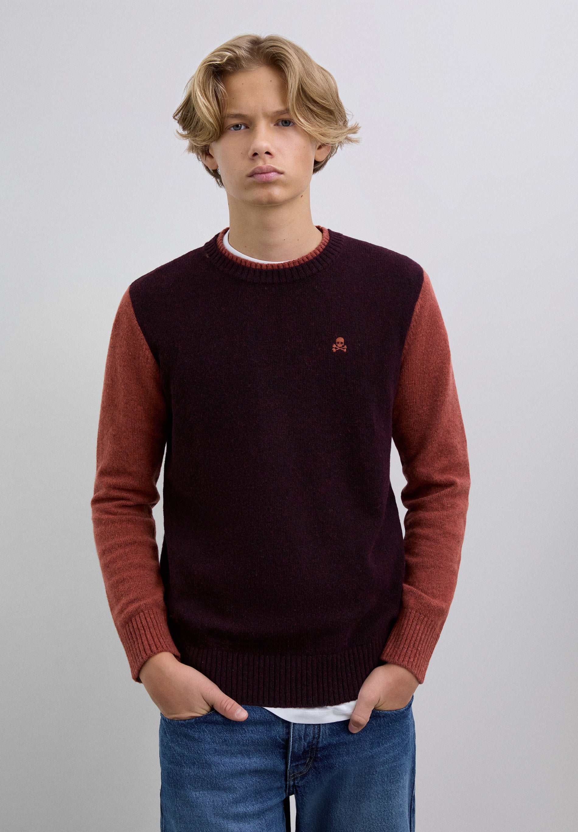 CONTRAST KNIT SWEATER