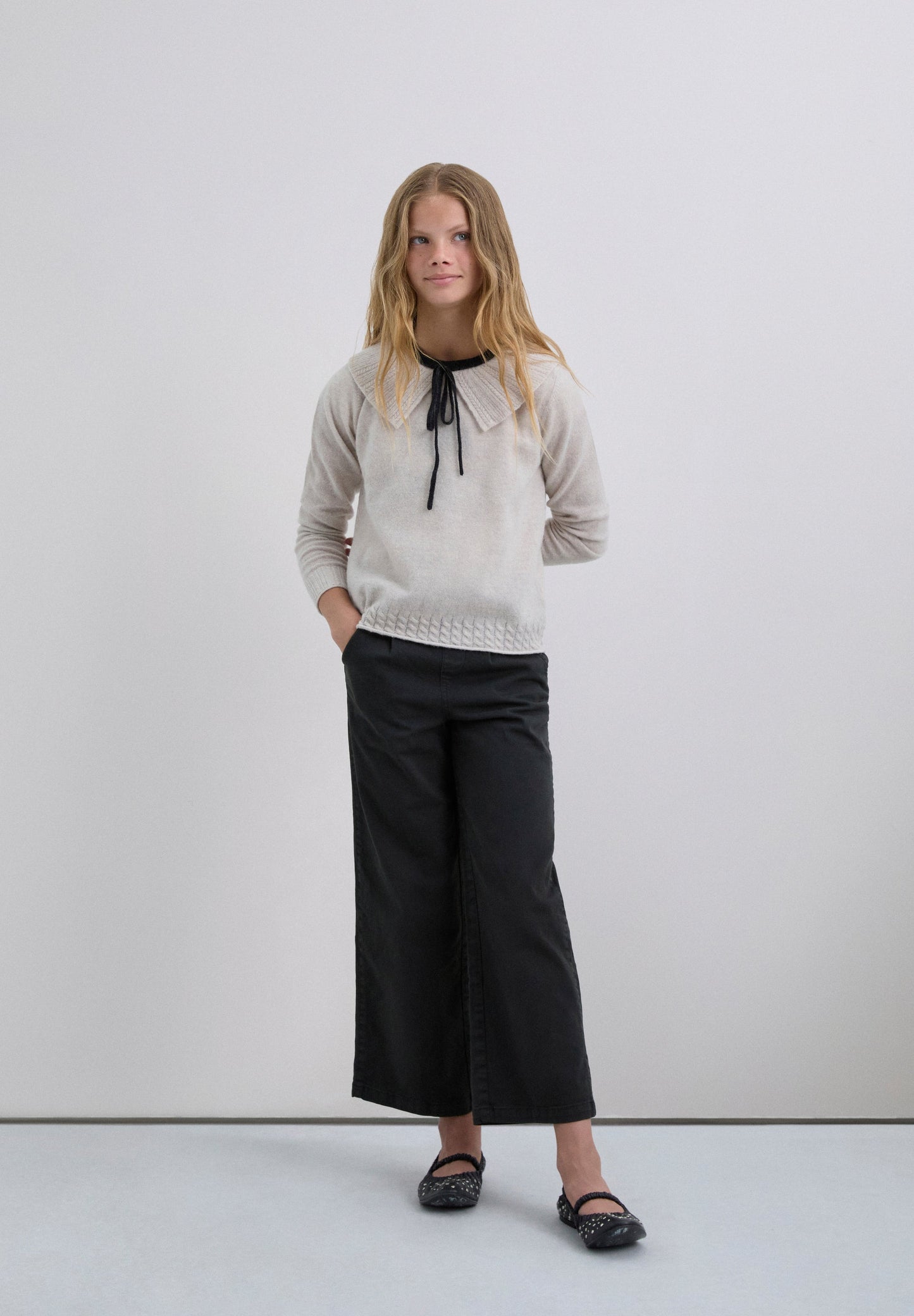 KNIT SWEATER